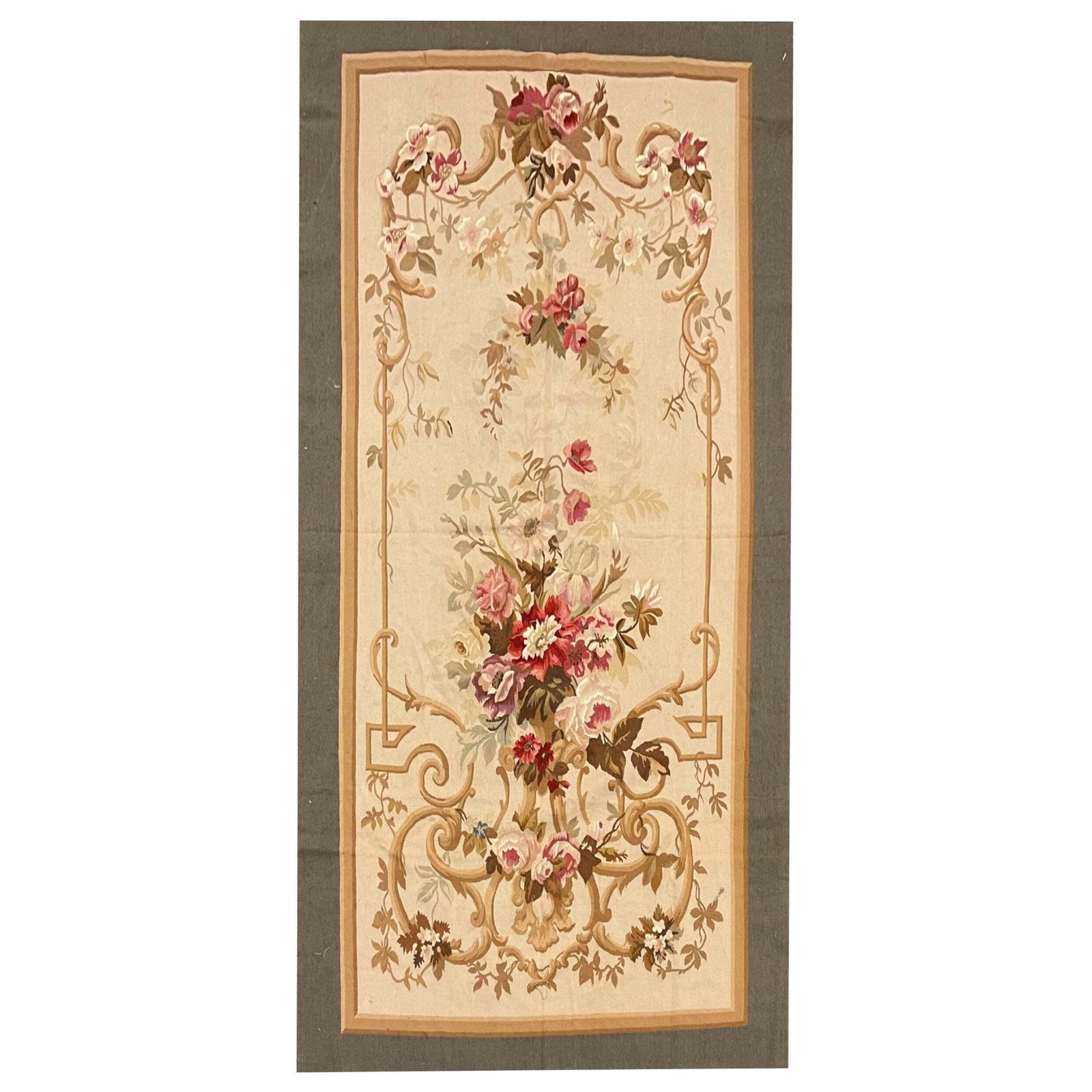 Tapis de couloir Aubusson ivoire, motifs floraux, décoration intérieure