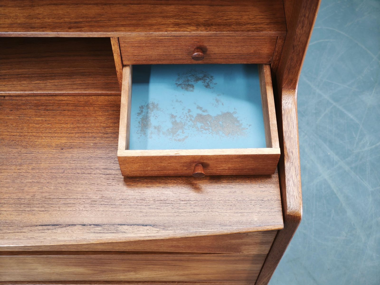 photo furniture Deens Modern Teakhouten Secretaire met Lades, jaren 1960