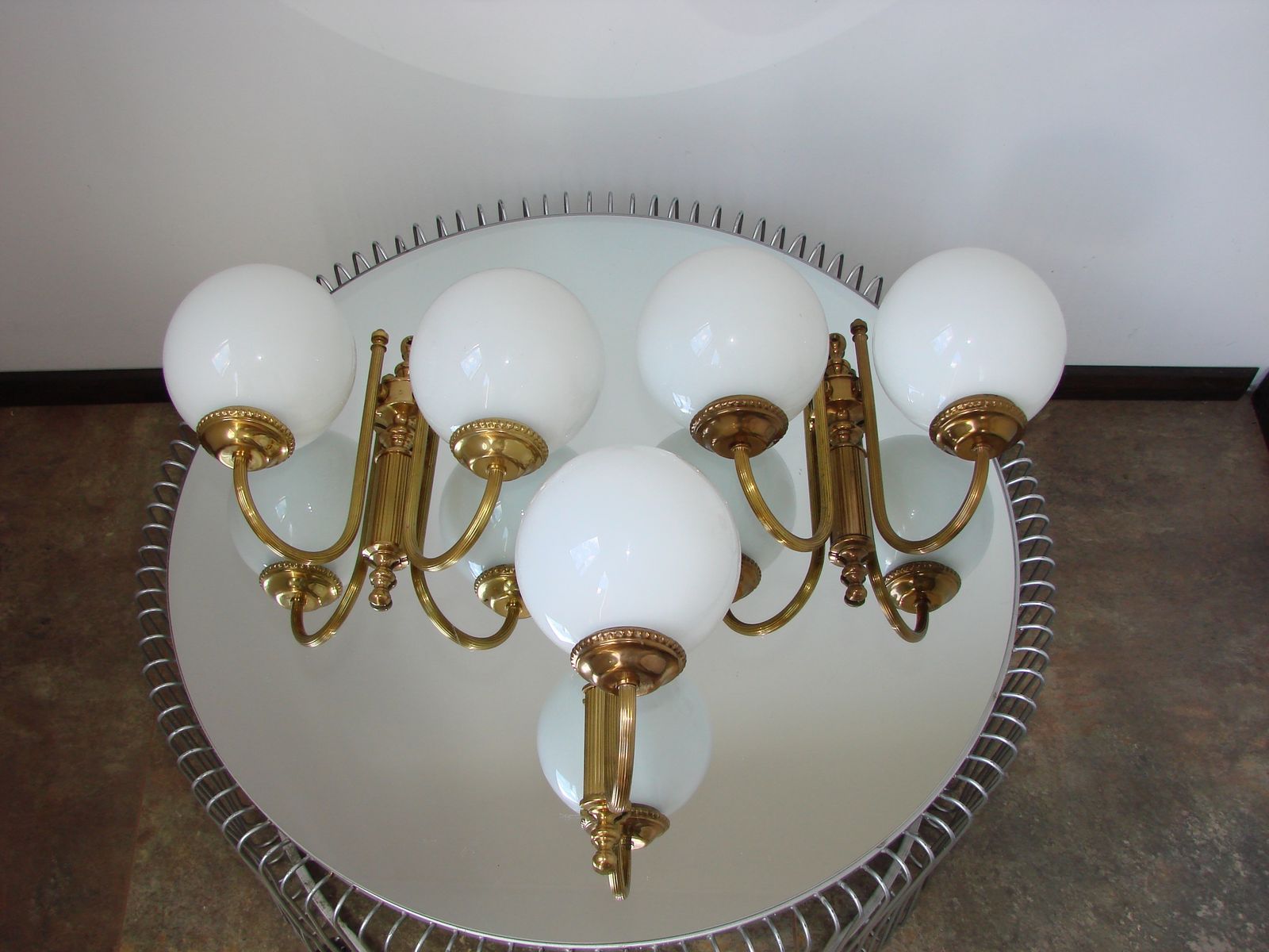 Set van 3 vintage messing wandlampen met matglazen bollen, jaren 1960 photo for sale