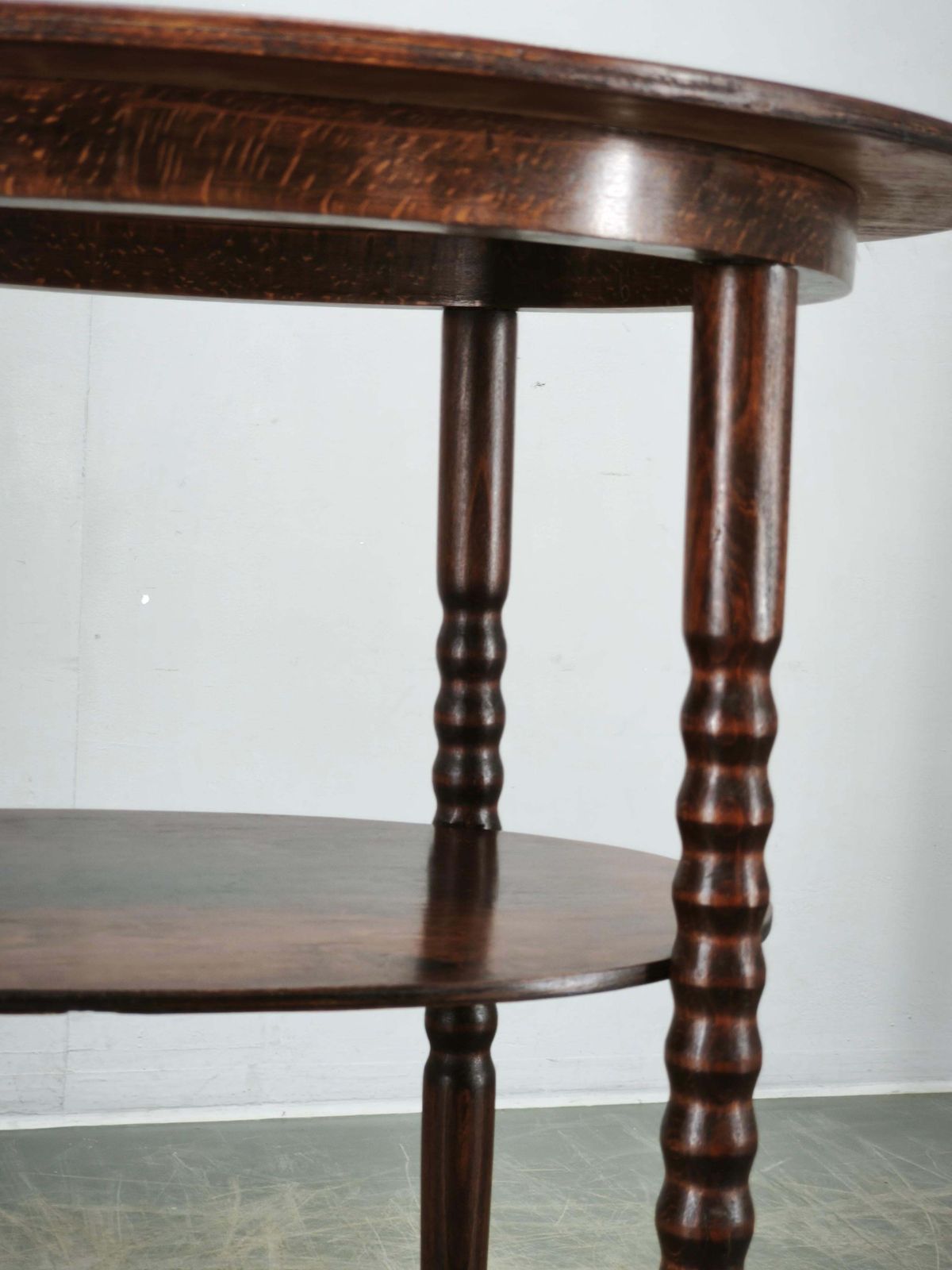 Table d'appoint Art déco ovale en hêtre avec tablette inférieure, Tchécoslovaquie, années 1920 photo buy