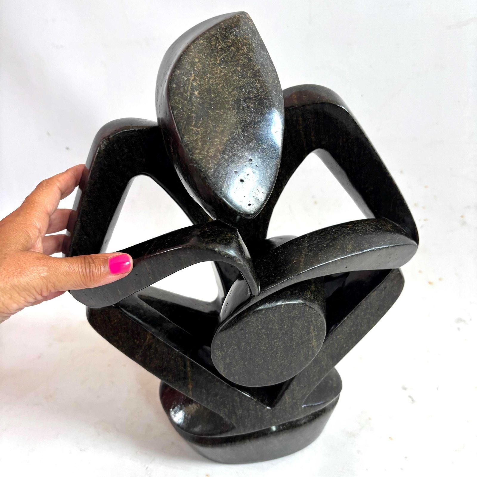 Grande sculpture en pierre serpentine Shona par R. Phiri, art africain abstrait mid-century photo buy