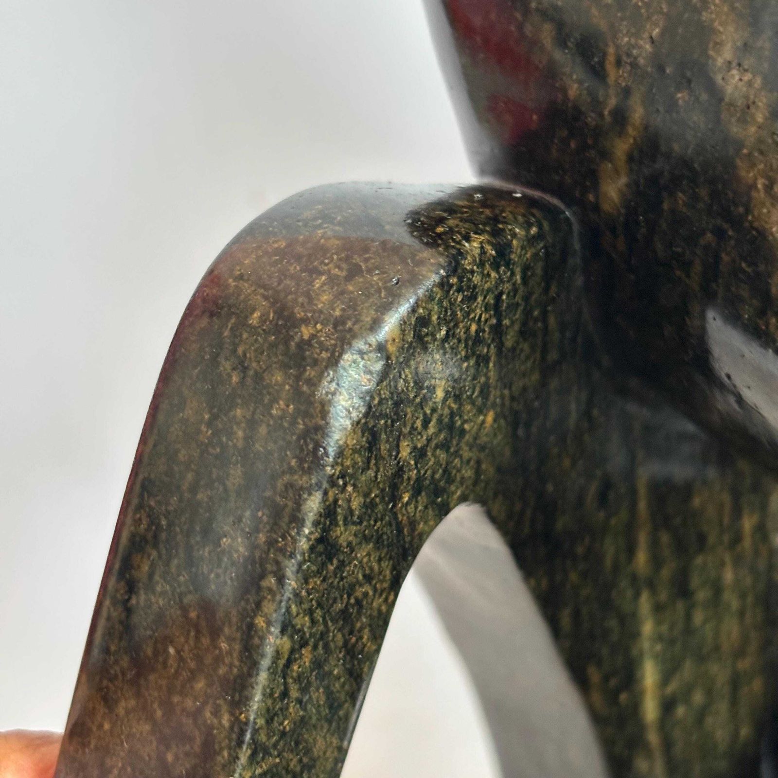 Art Grande sculpture en pierre serpentine Shona par R. Phiri, art africain abstrait mid-century photo