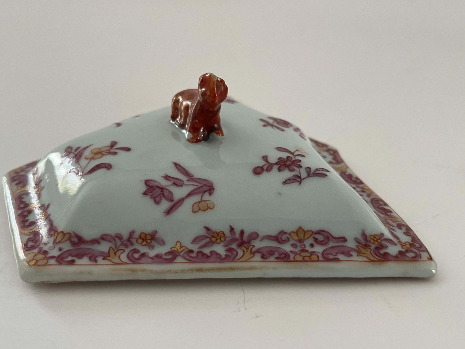 Chinese Lidded Box, Porcelain Famille Rose, Hand Painted, Qianlong Circa 1760 photo buy