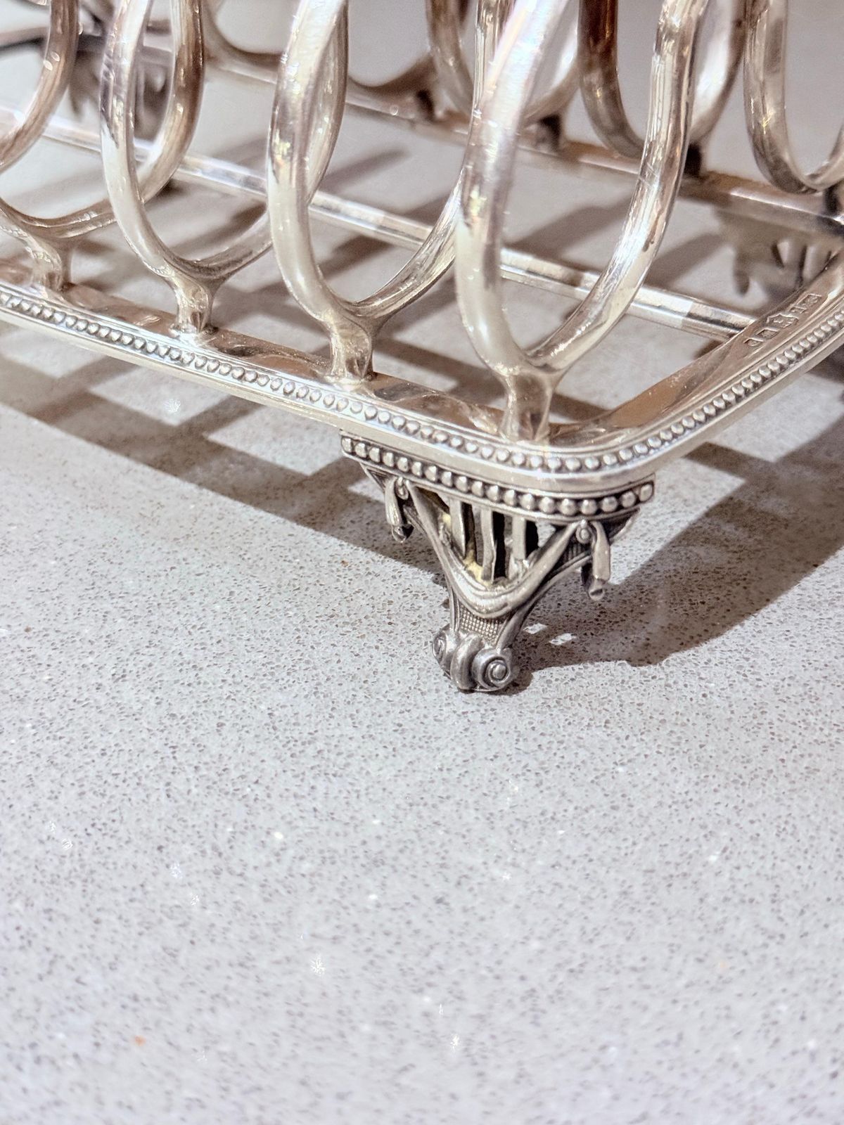Art Deco Silver Toast Rack, 6 Slice Breakfast Bread Stand With Handle Sheffield photo vinterior