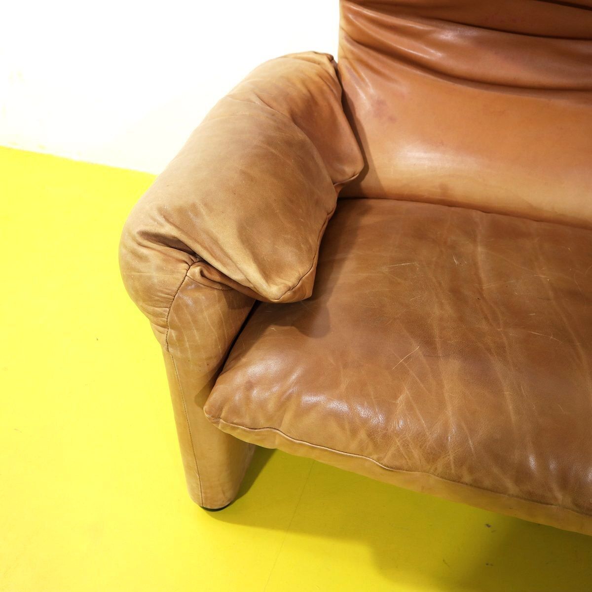 Meubels Maralunga zitset door Vico Magistretti voor Cassina, jaren 1970, tan leer – twee banken en een fauteuil photo