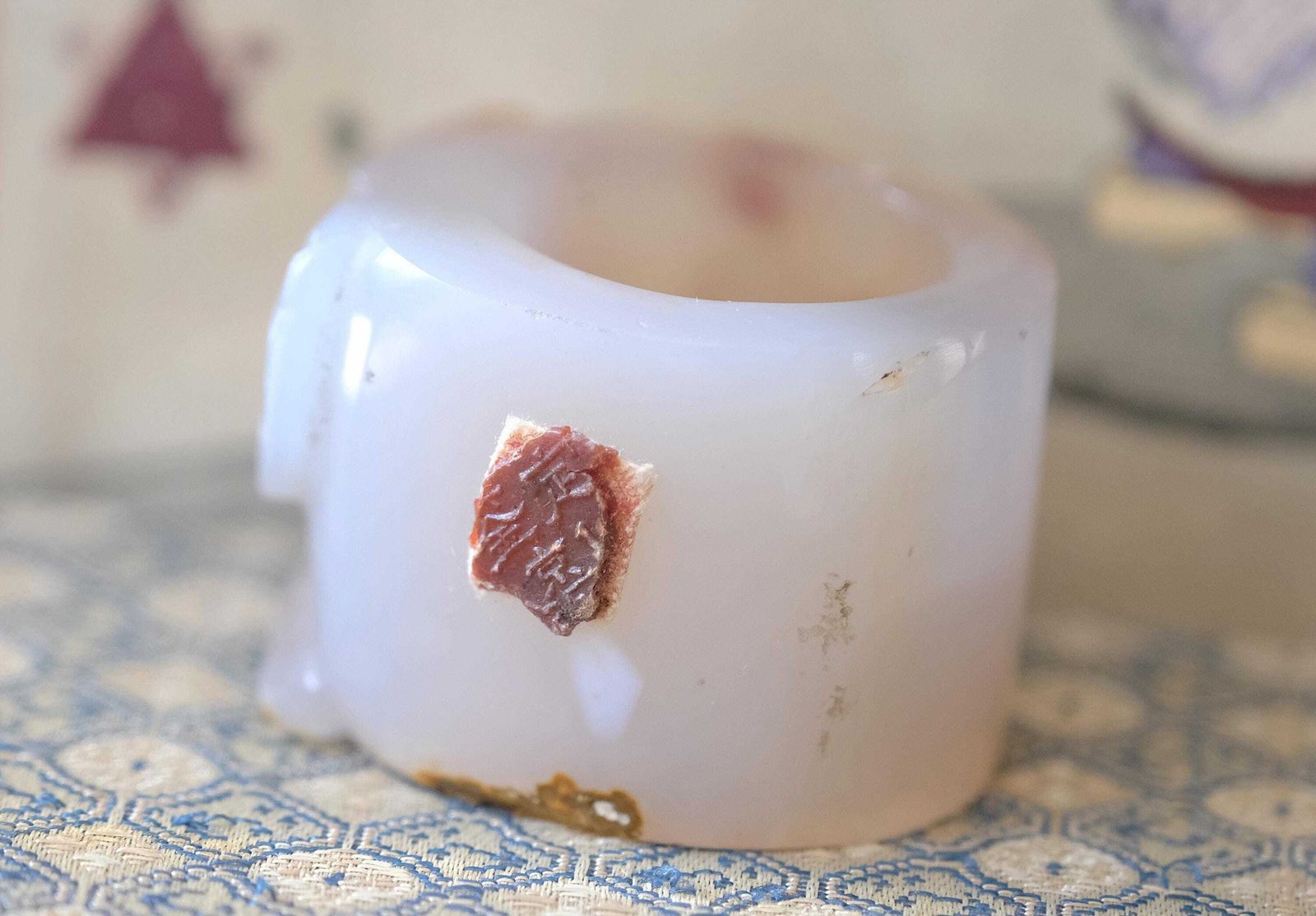 Chinese Gesneden Agaat Boogschuttersring, 20e Eeuw, Reliëfgesneden met Exportwas photo buy