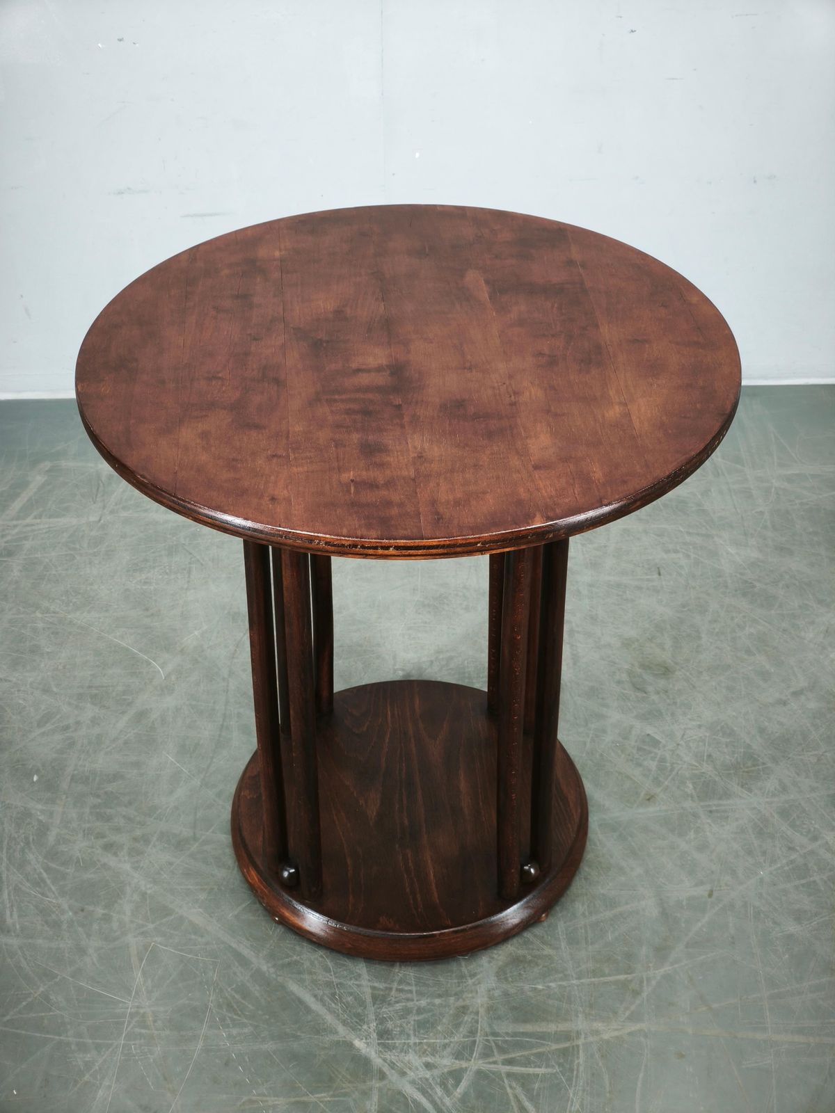 photo furniture Fledermaus Vienna Secession Bentwood tafel, Oostenrijk, ca. 1900