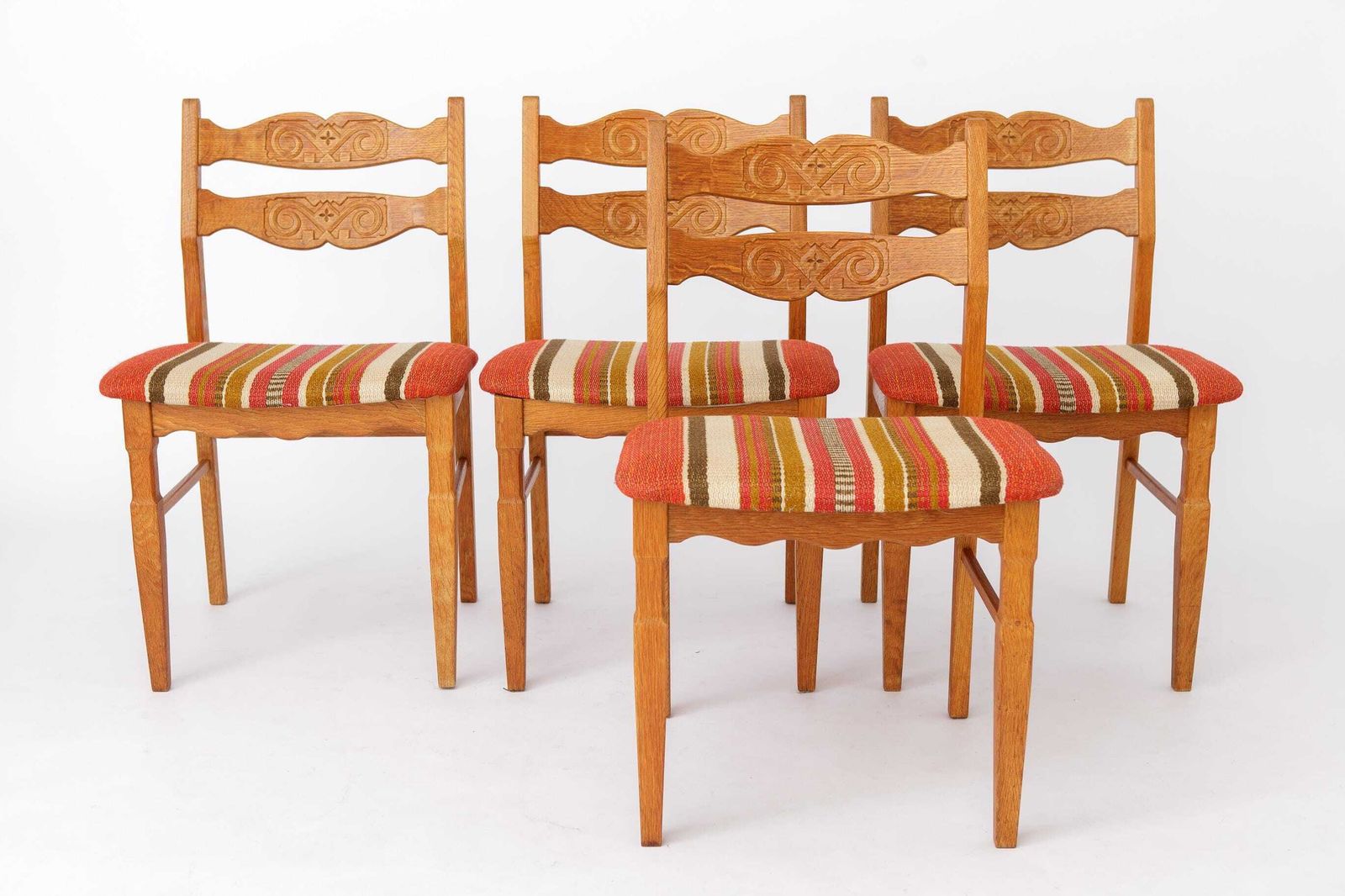 Set van 4 Henning Kjærnulf eiken eetkamerstoelen | Danish Modern | Eg Møbler | jaren 1970