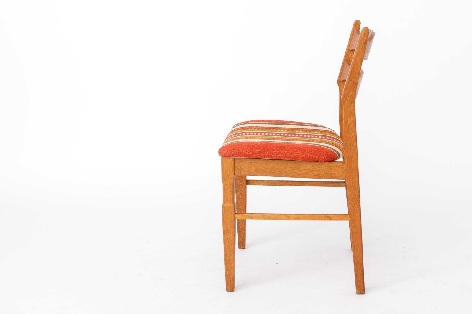 Set van 4 Henning Kjærnulf eiken eetkamerstoelen | Danish Modern | Eg Møbler | jaren 1970 photo vinterior
