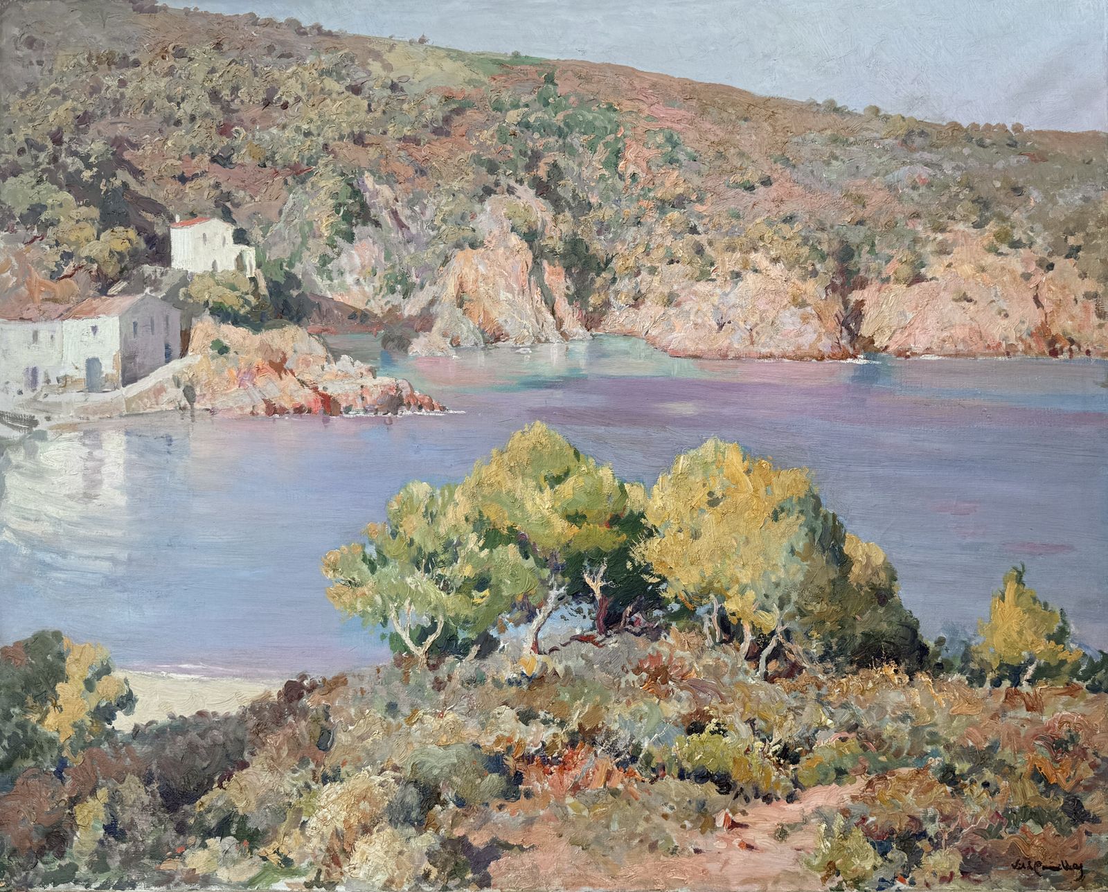 Josep María Vilá Cañellas Grand paysage côtier méditerranéen avec crique rocheuse, pins et maison blanche, 1969
