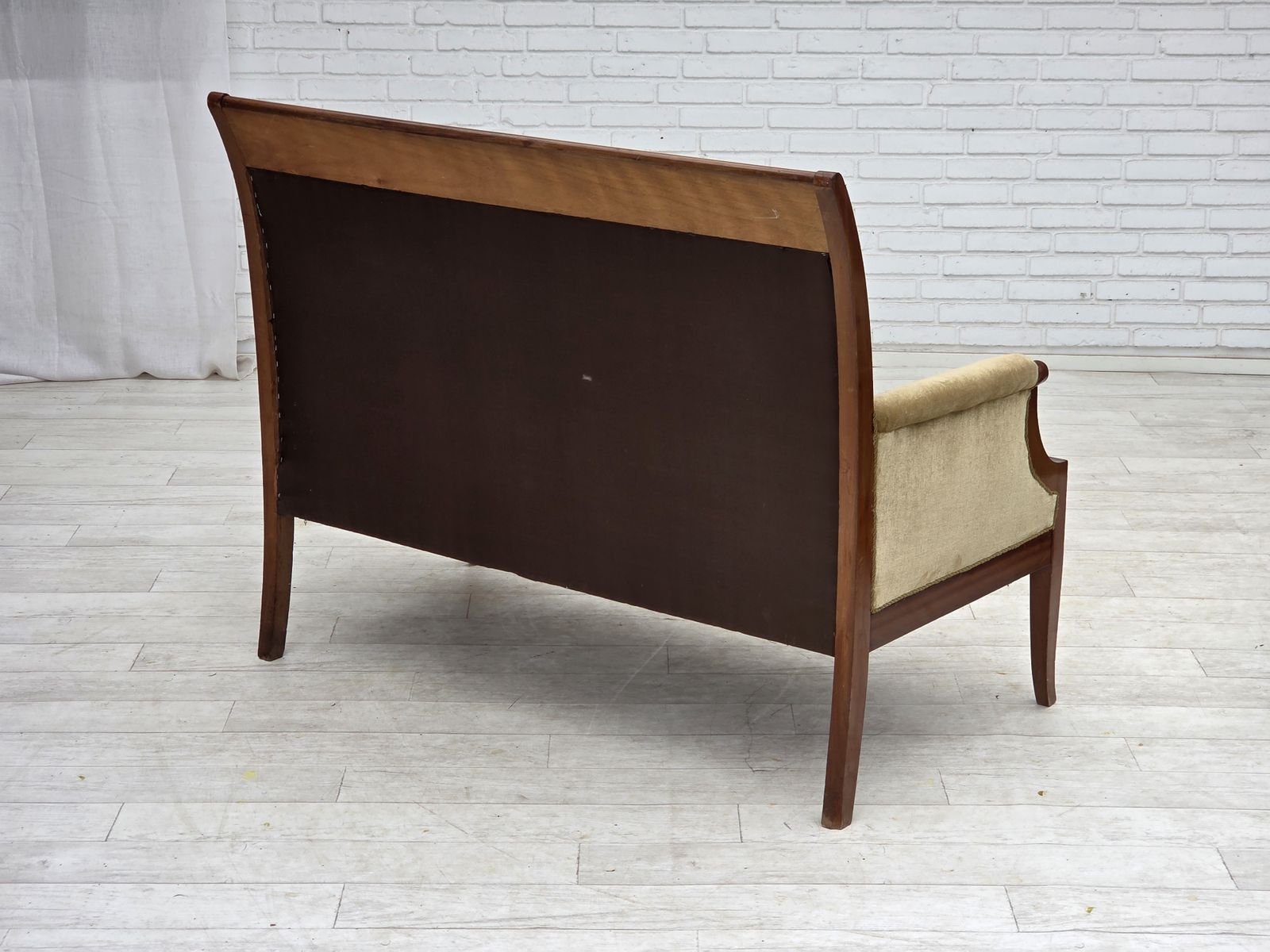 photo vinterior 1950s, 2 Seater Danish Highback Sofa, Furniture Velour, Laqered Teak Wood.