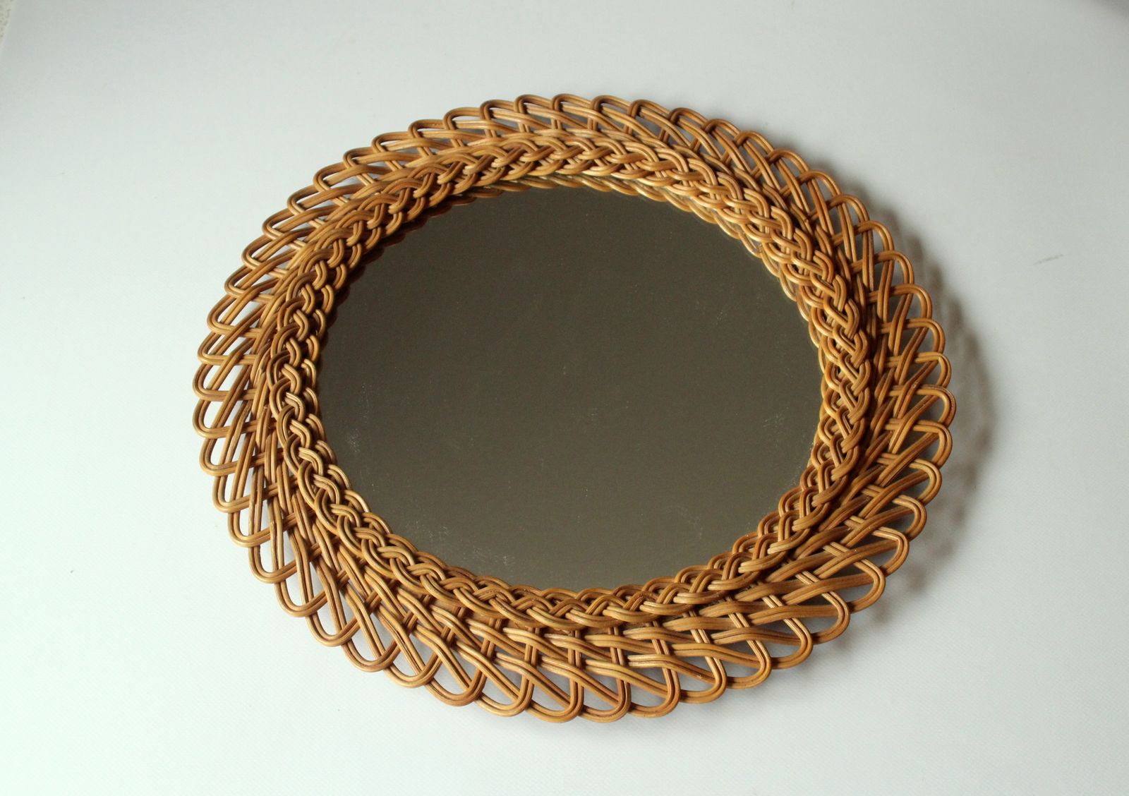 Mid-Century Ronde Rieten Wandspiegel photo furniture