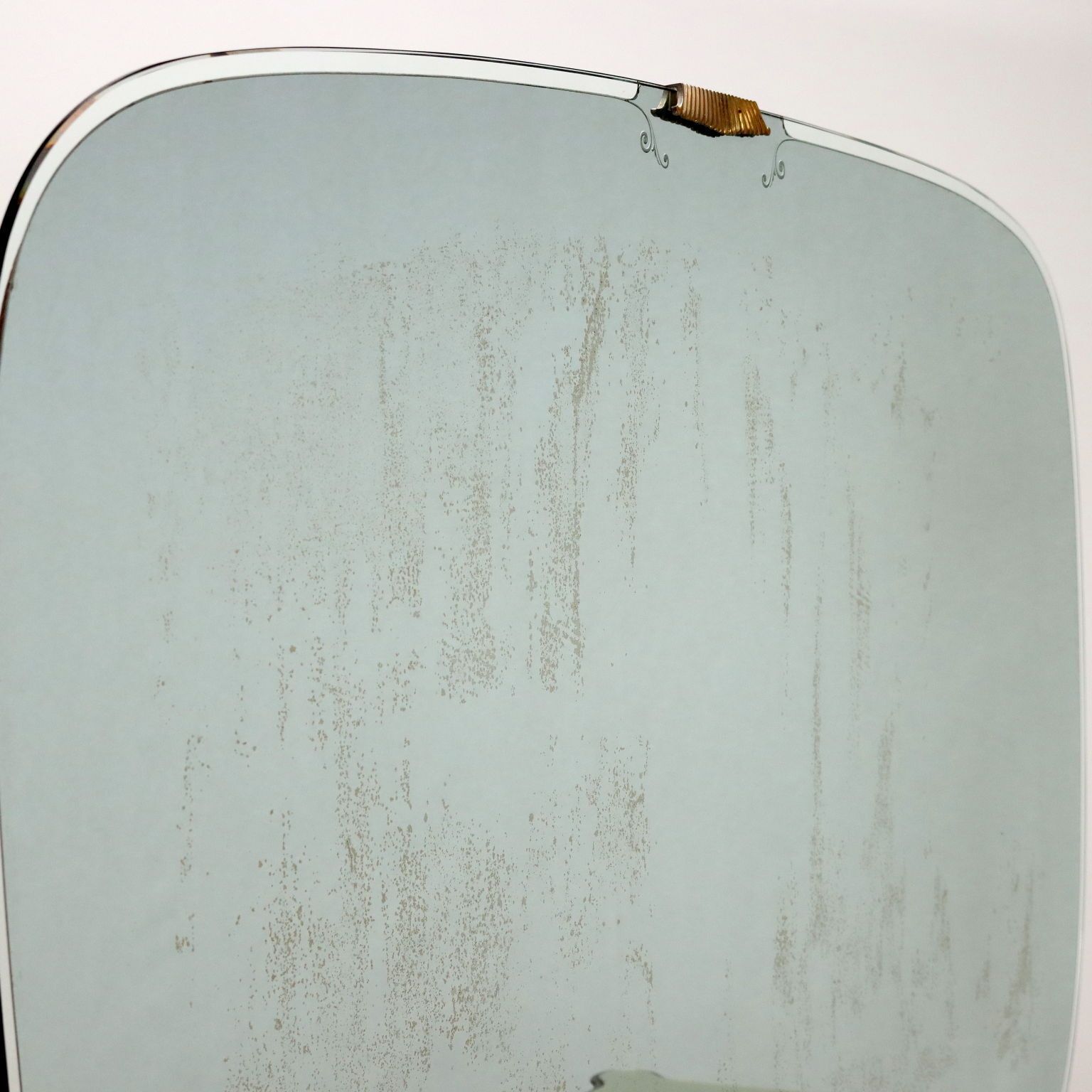 photo furniture Vintage kast hout glazen blad Italië jaren 1950 1960