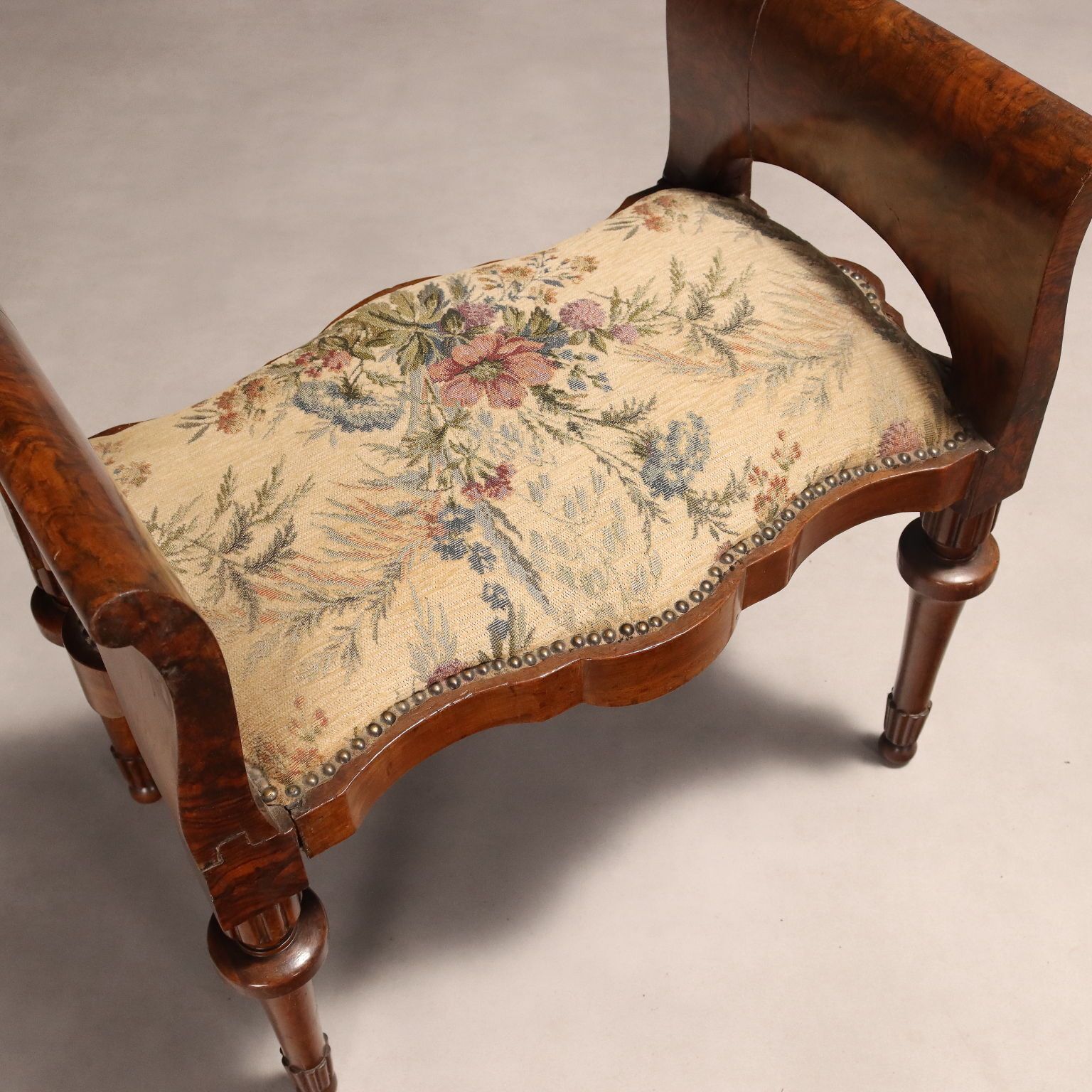 Ensemble de chaises Art déco en noyer et loupe de noyer, Italie, XIXe siècle photo 390.0
