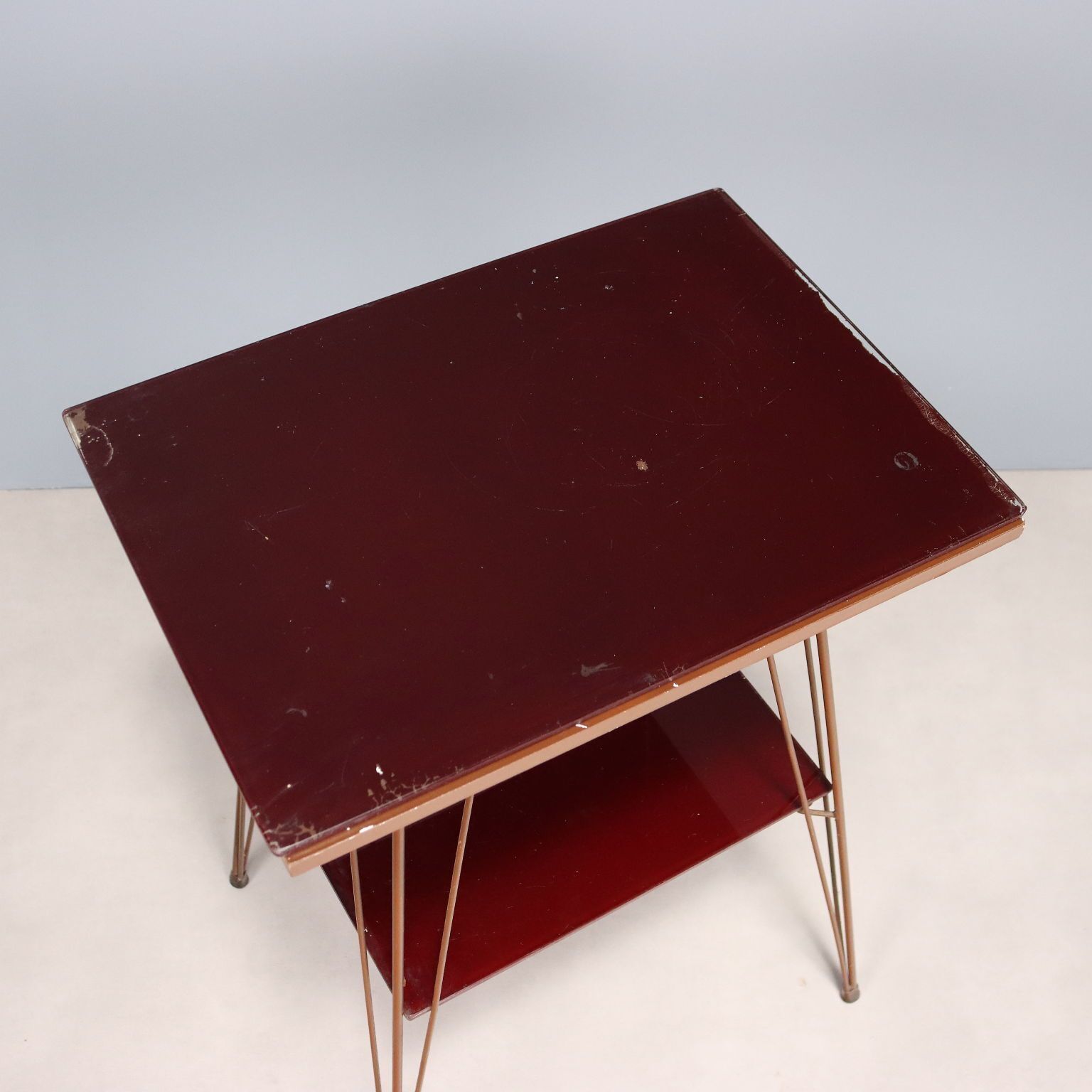 Table d'appoint vintage à double plateau en verre et structure en métal, Italie, années 1960 photo vinterior