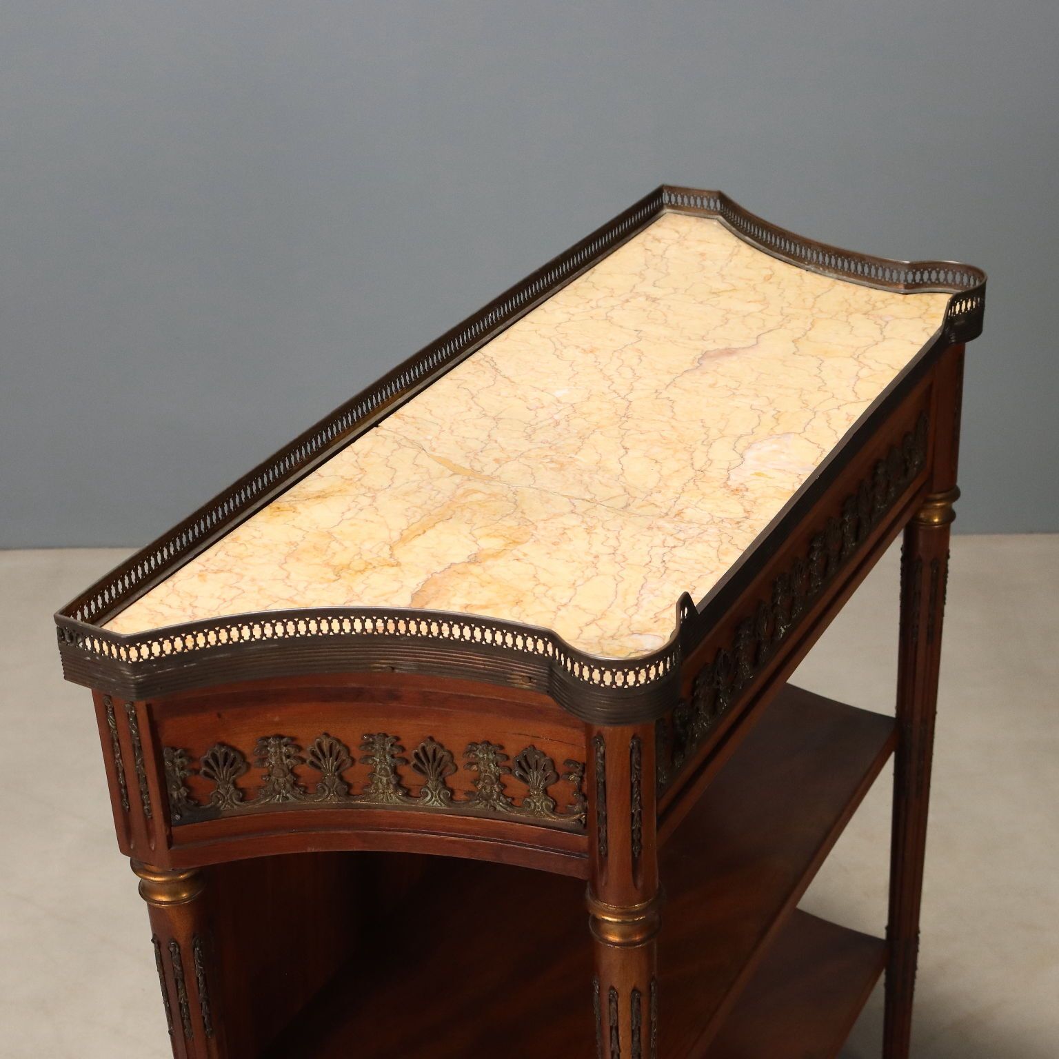 Neoklassieke mahonie console photo vintage