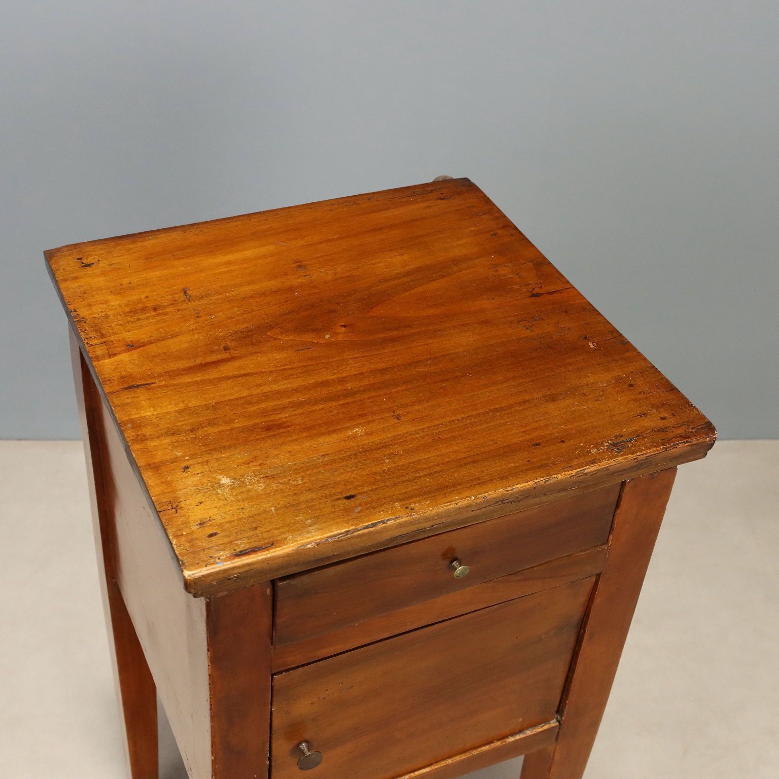 Table de nuit Directoire en noyer, XIXe siècle photo vintage