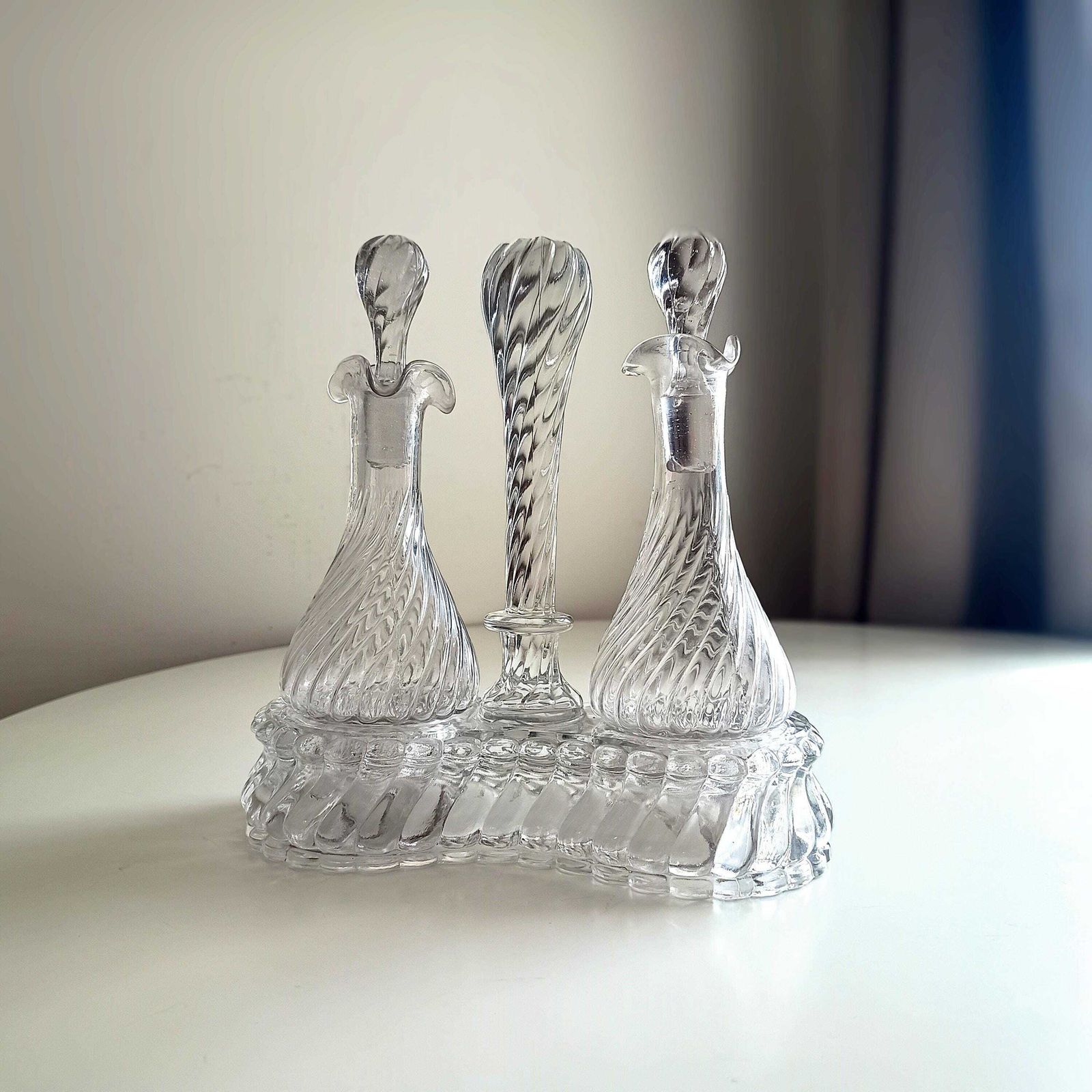 Gesigneerde Baccarat Crystal Bambous Tors Olie- en Azijnset Depose Merk jaren 1890 photo Woonaccessoires