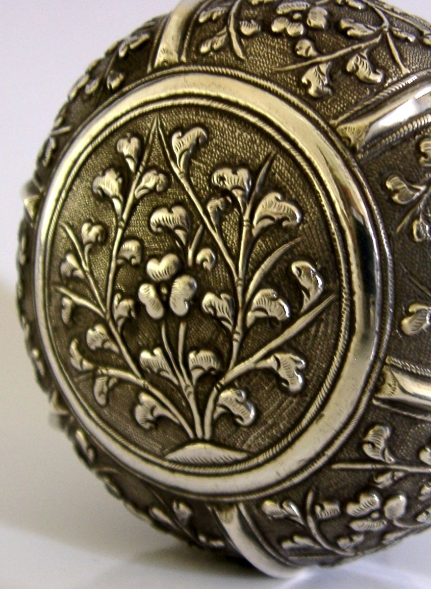 Indo-Chinees exportzilver, massief zilveren doos, ca. 1900, 88 g photo vintage