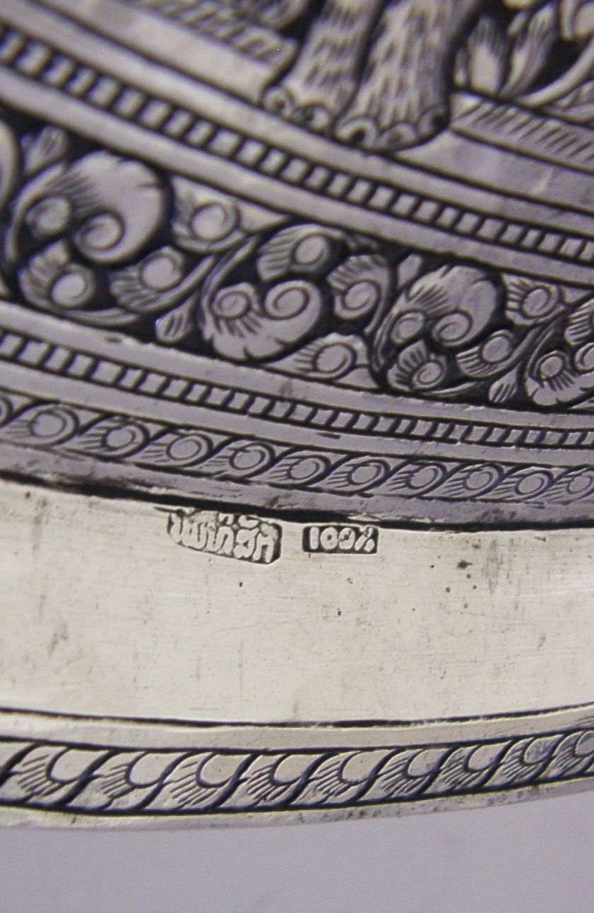 Plateau en argent massif anglo-indien de Ceylan, 212 g, décor d'éléphants d'époque, vers 1920 photo 550.0