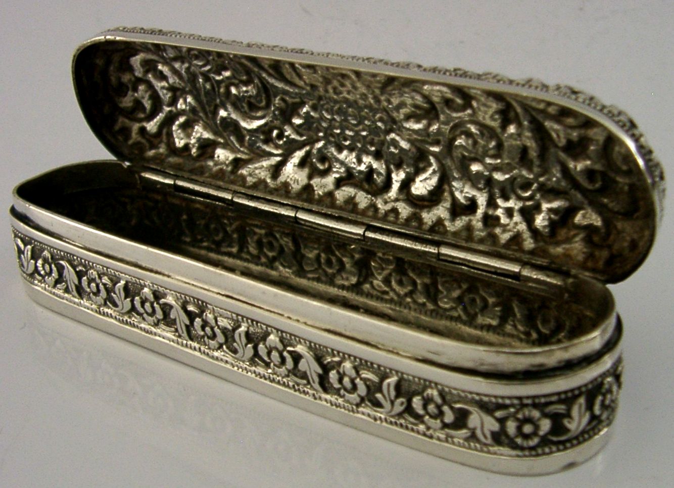 Indian 92g Solid Silver Box Kutch C1890 Antique photo furniture