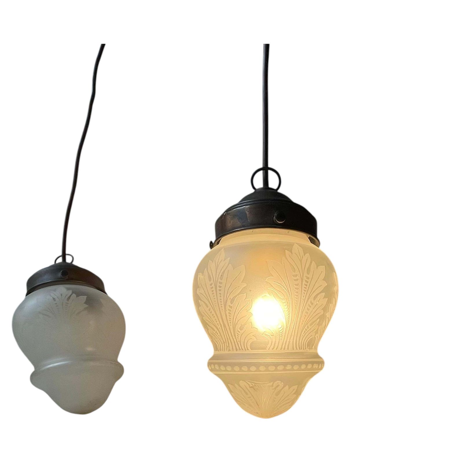 Antieke Edwardiaanse stijl gegraveerde glazen en koperen hanglampen, jaren 1910