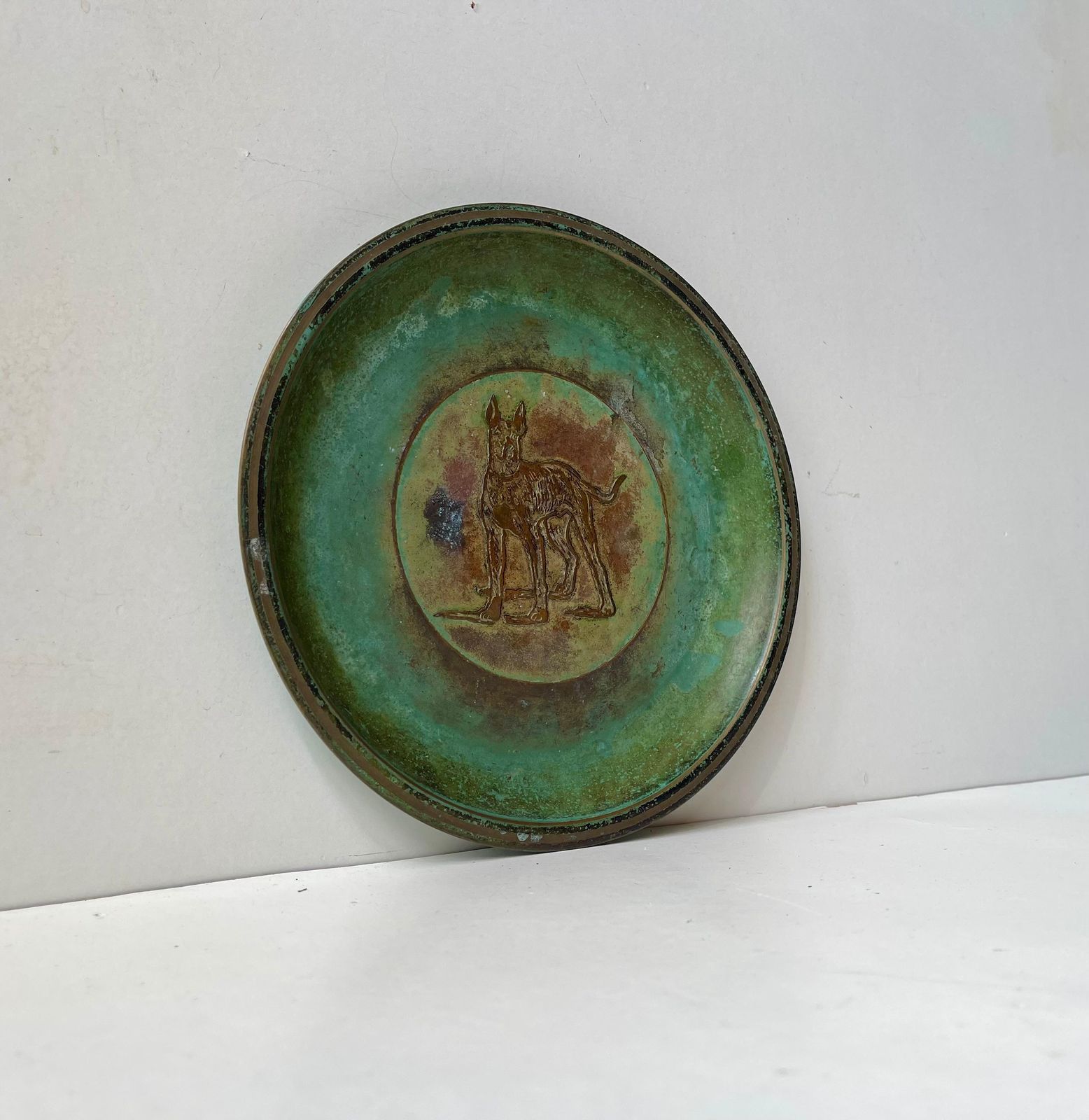 Art Deco 'Great Dane' bronzen schaal van Holger Fridericias, jaren 1930 photo Woonaccessoires