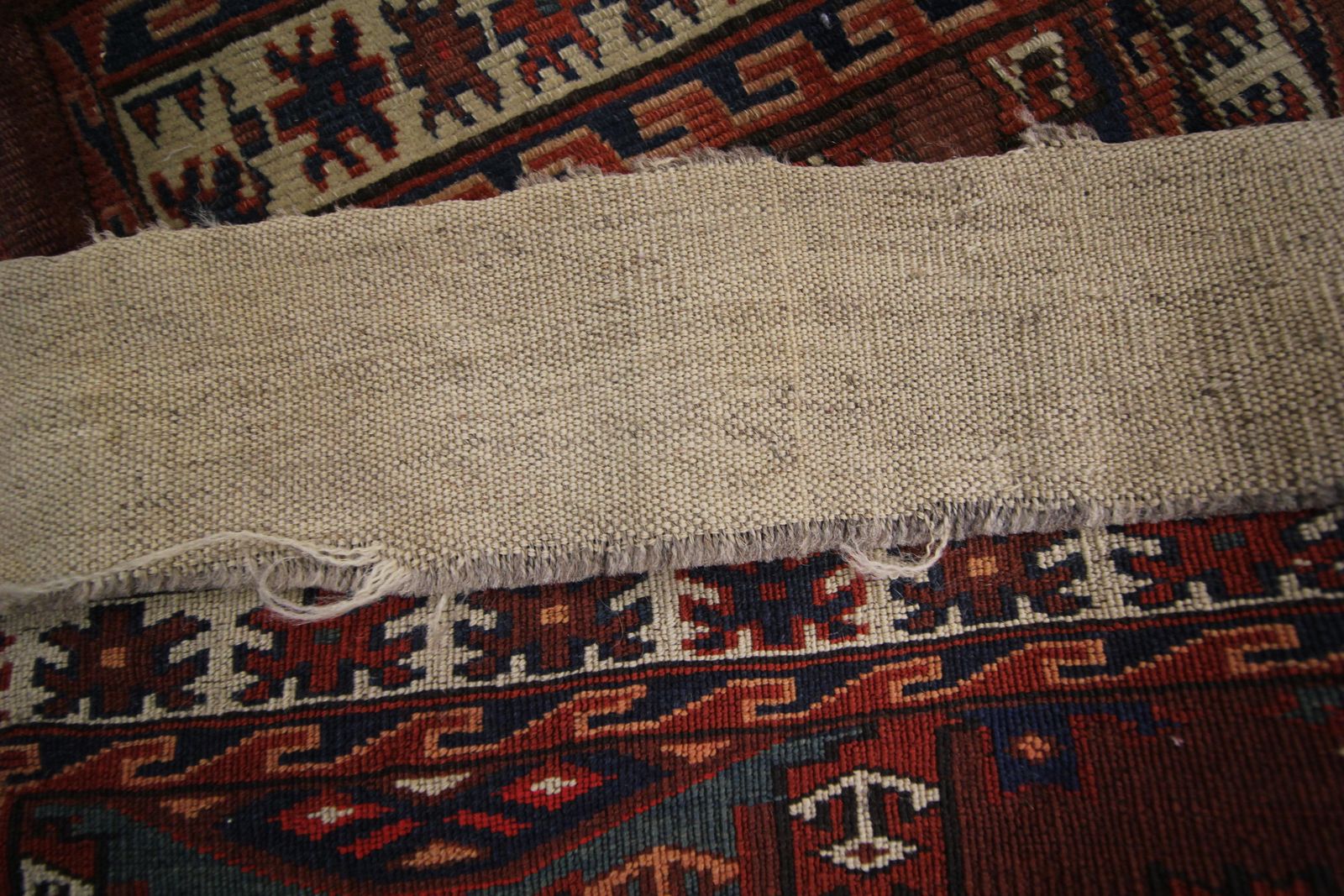 Tapis Chuval turkmen d'époque, tissé à la main, laine traditionnelle, coloris rouille photo 1741.0