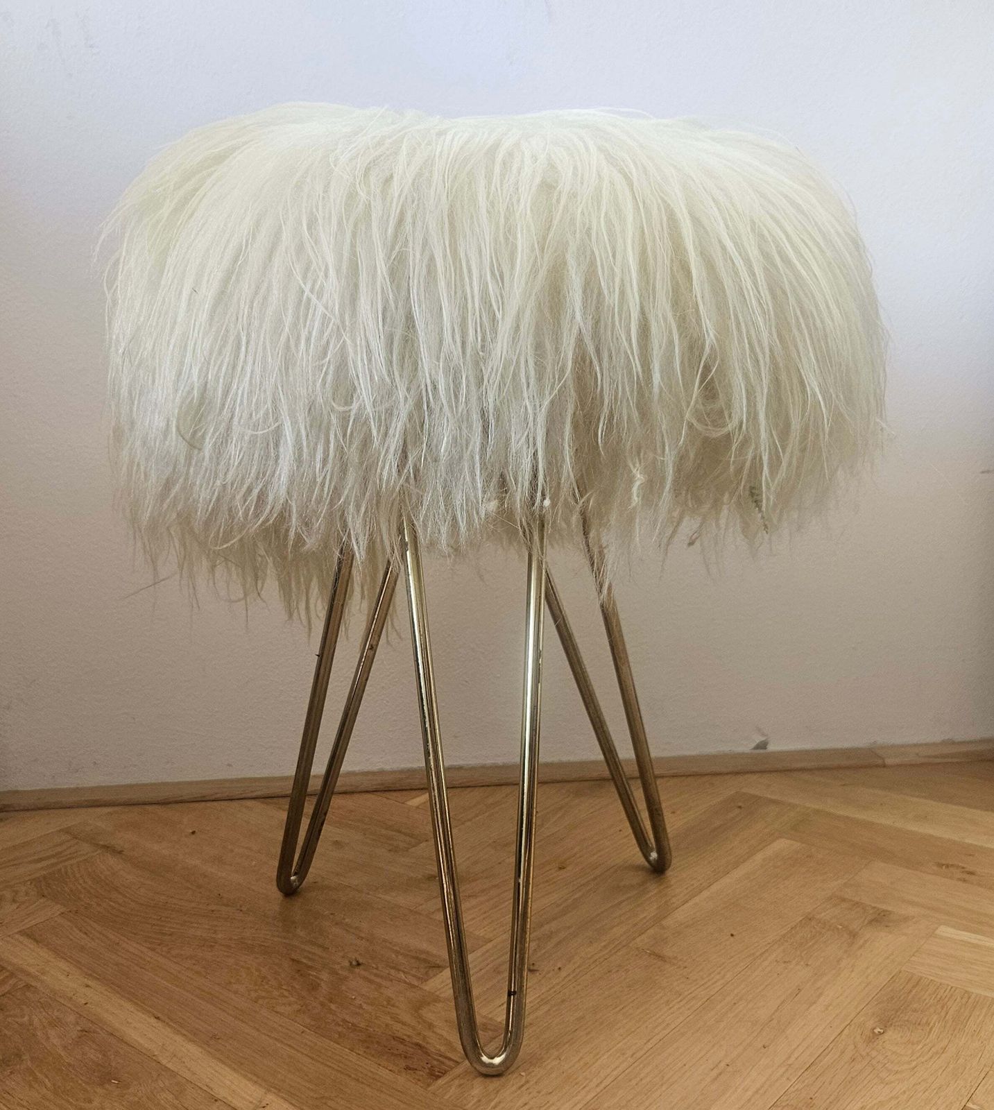 Rare tabouret tripode mid-century en laiton et pieds épingle, Allemagne, années 1960 photo furniture