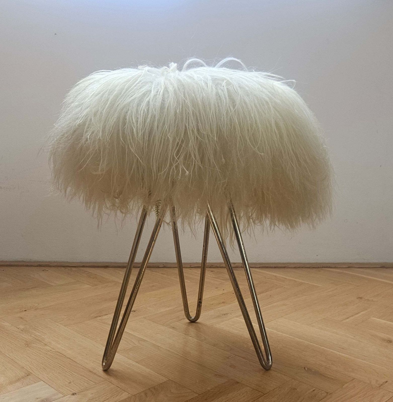 Rare tabouret tripode mid-century en laiton et pieds épingle, Allemagne, années 1960 photo Mobilier
