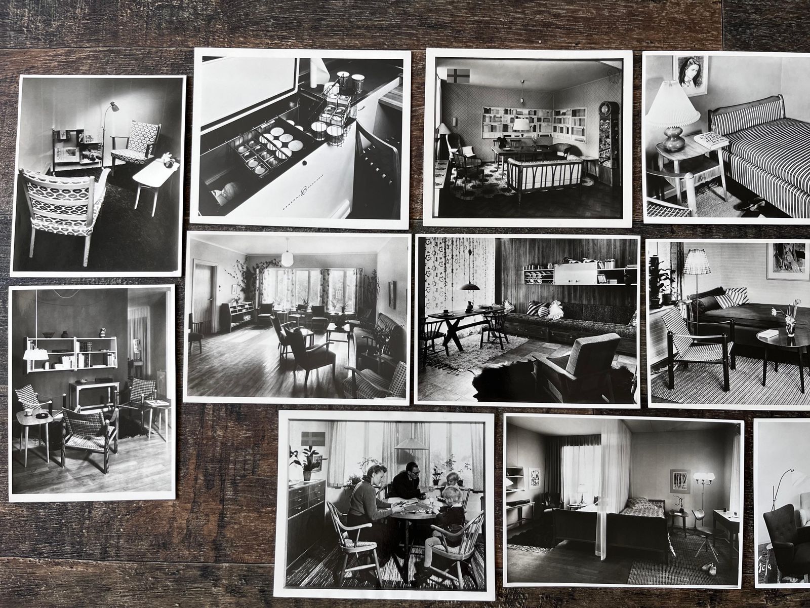 Ensemble de 18 photos d'intérieur, mobilier scandinave, Suède, années 1950 photo Art