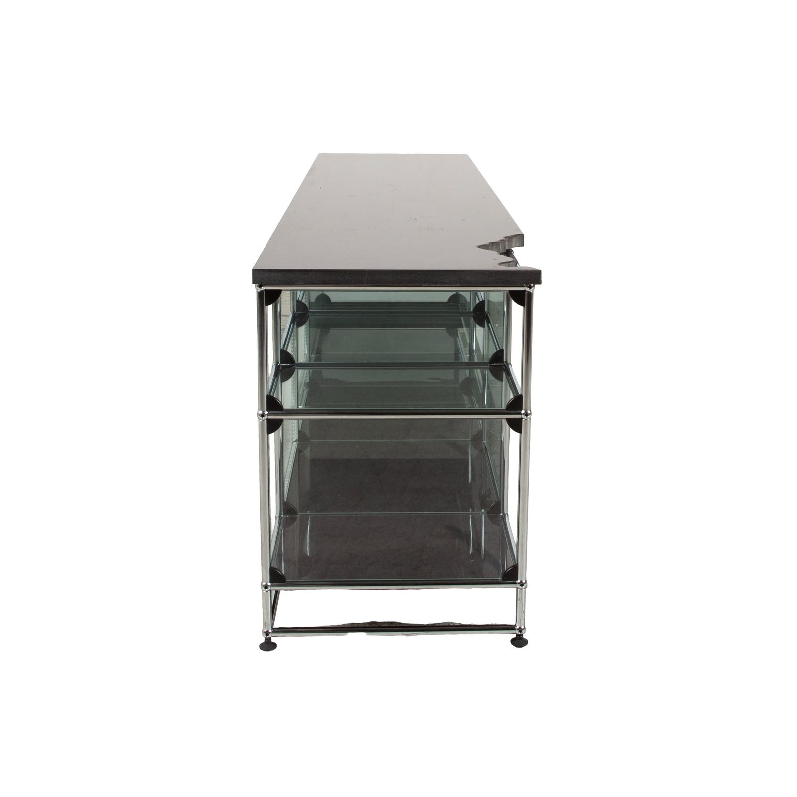 photo furniture Buffet USM Haller noir, plateau en granit sur mesure