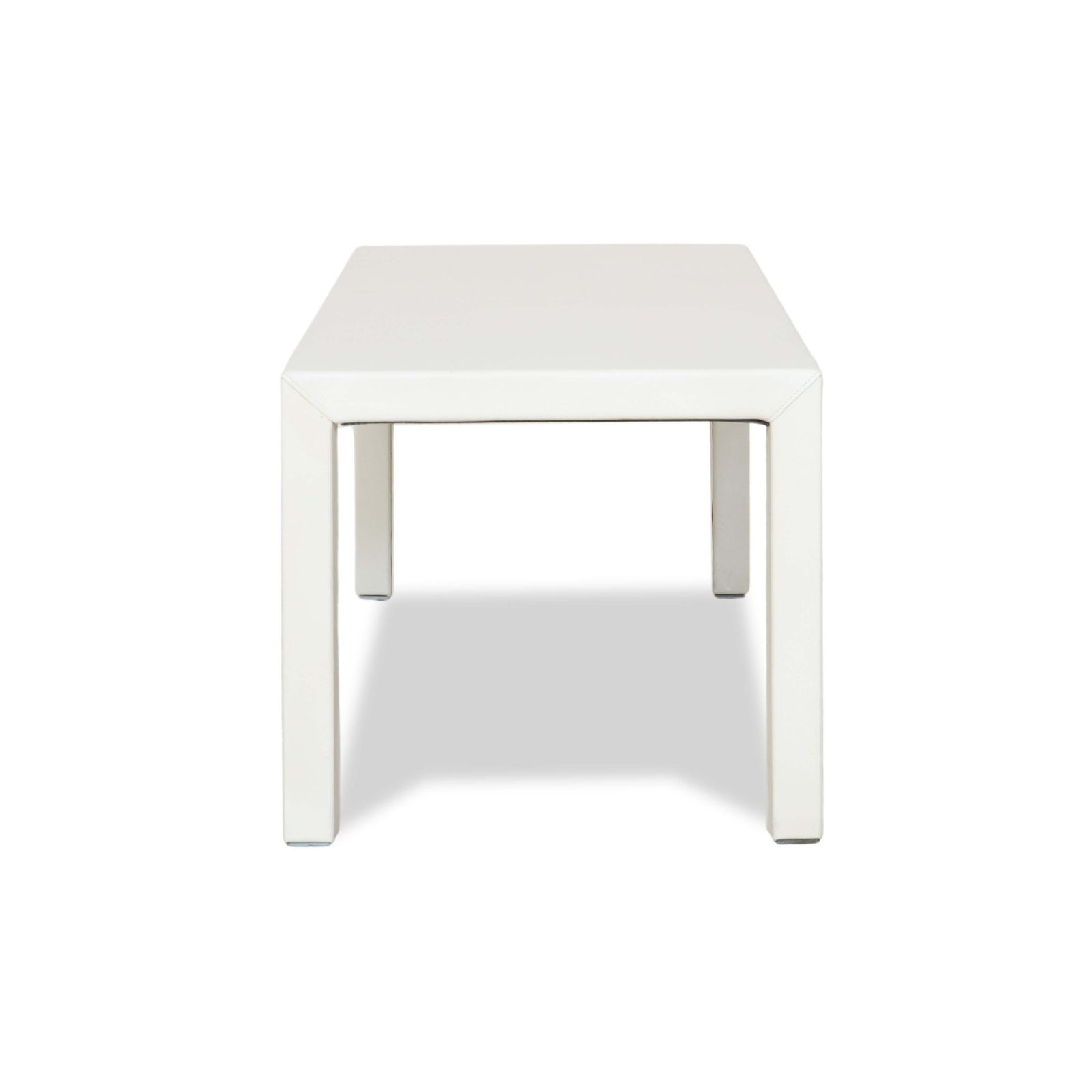 Mobilier Canapé d'angle Minotti Hamilton en cuir, méridienne droite à fonction manuelle, avec table basse en cuir blanc photo