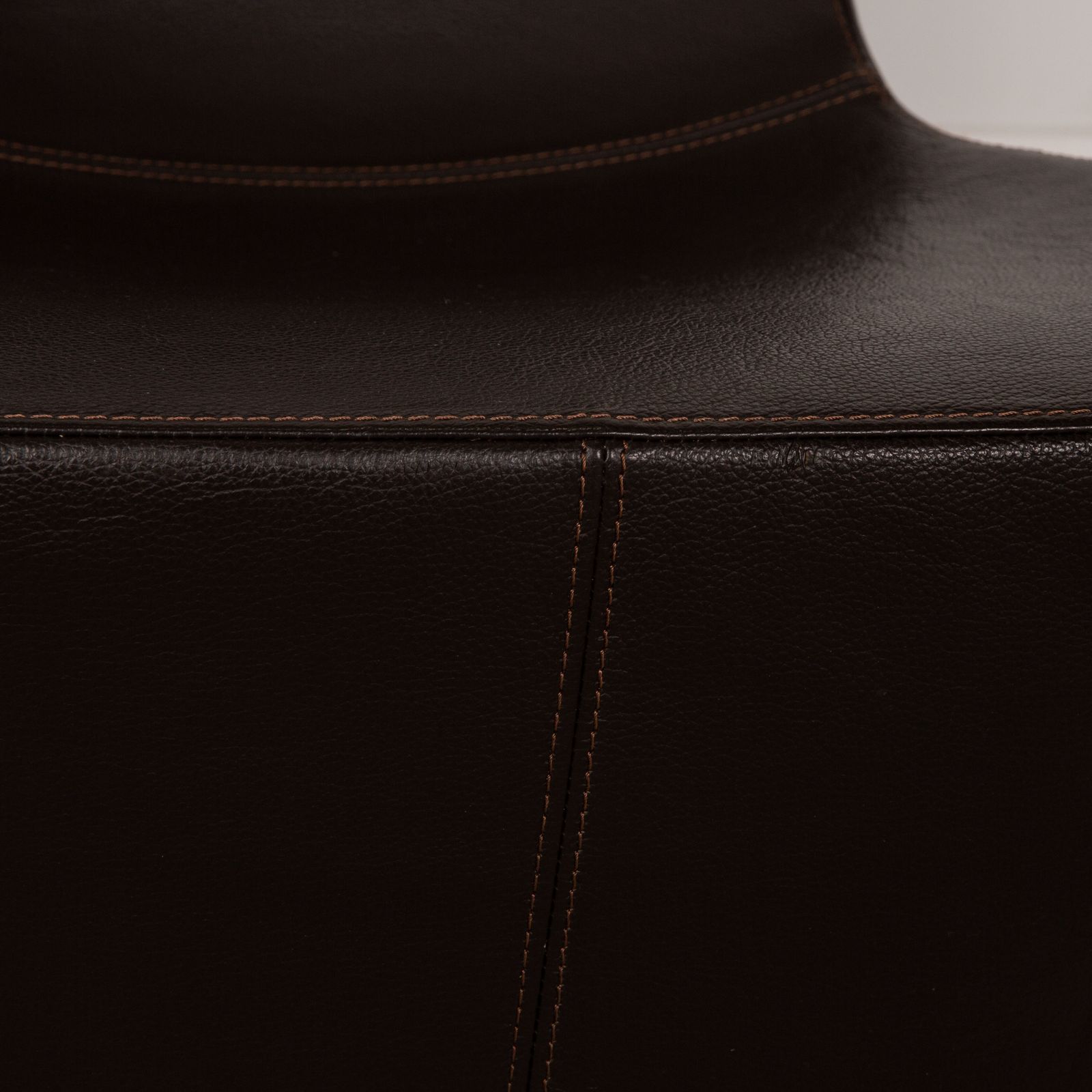 Ensemble de fauteuils Vitra Monopod en cuir marron foncé photo for sale