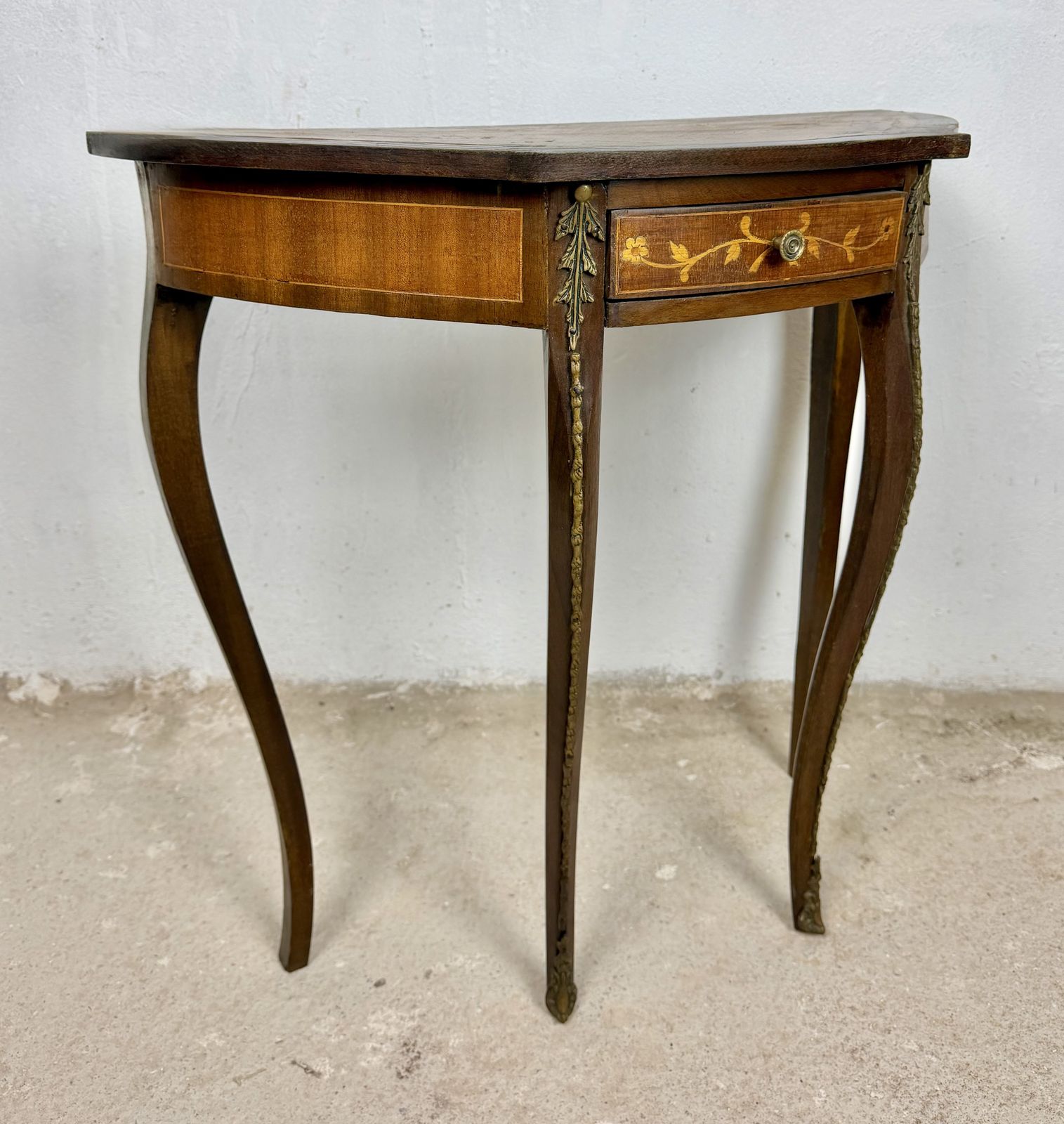 photo furniture Franse Louis XVI Stijl Marqueterie Consoletafel Met Bronzen Beslag