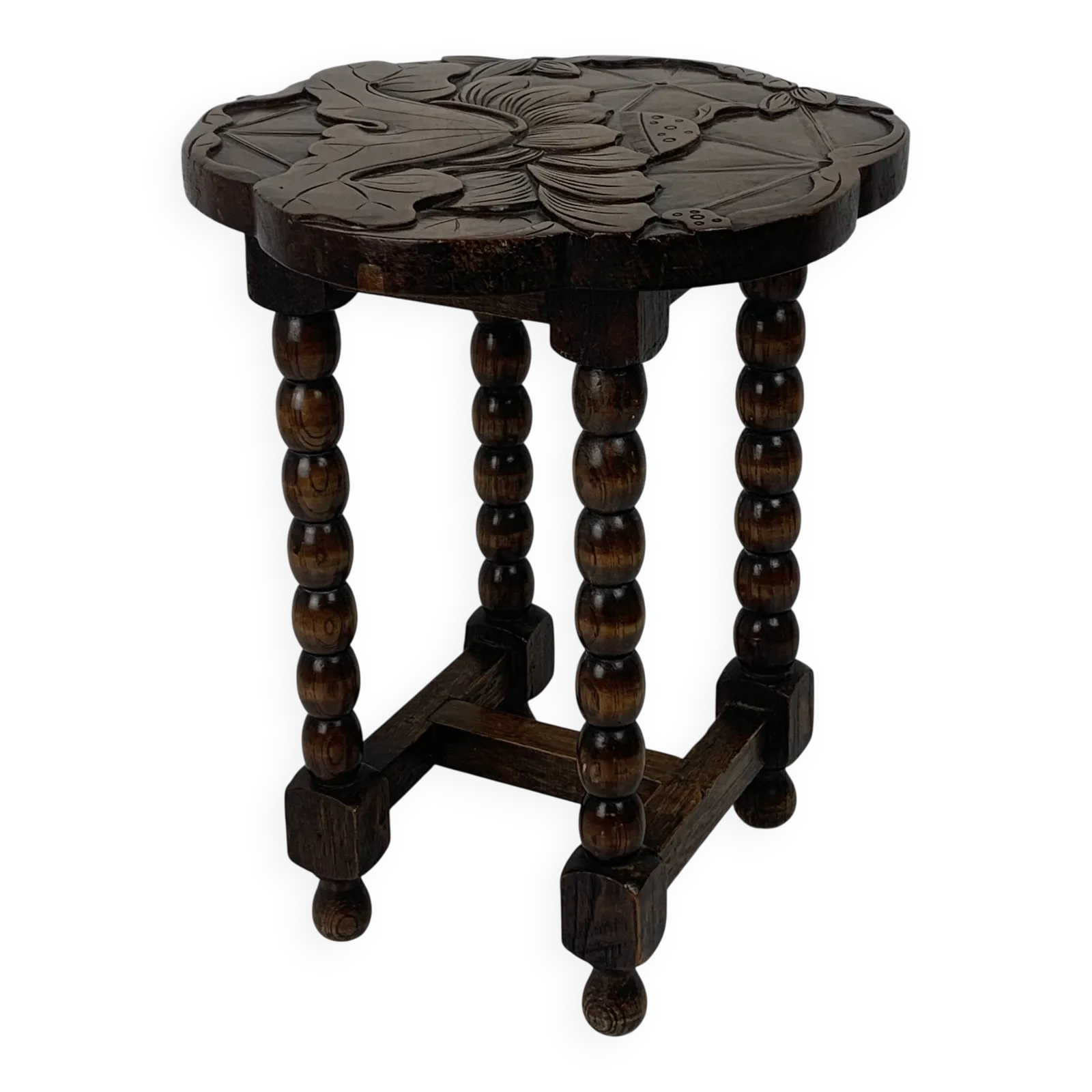 Table d'appoint mid-century en chêne sculpté, pieds tournés, motif lotus, années 1950