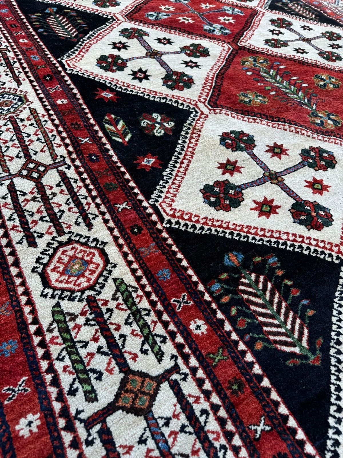 photo vintage Antique Lori Carpet 3.01m X 2.11m