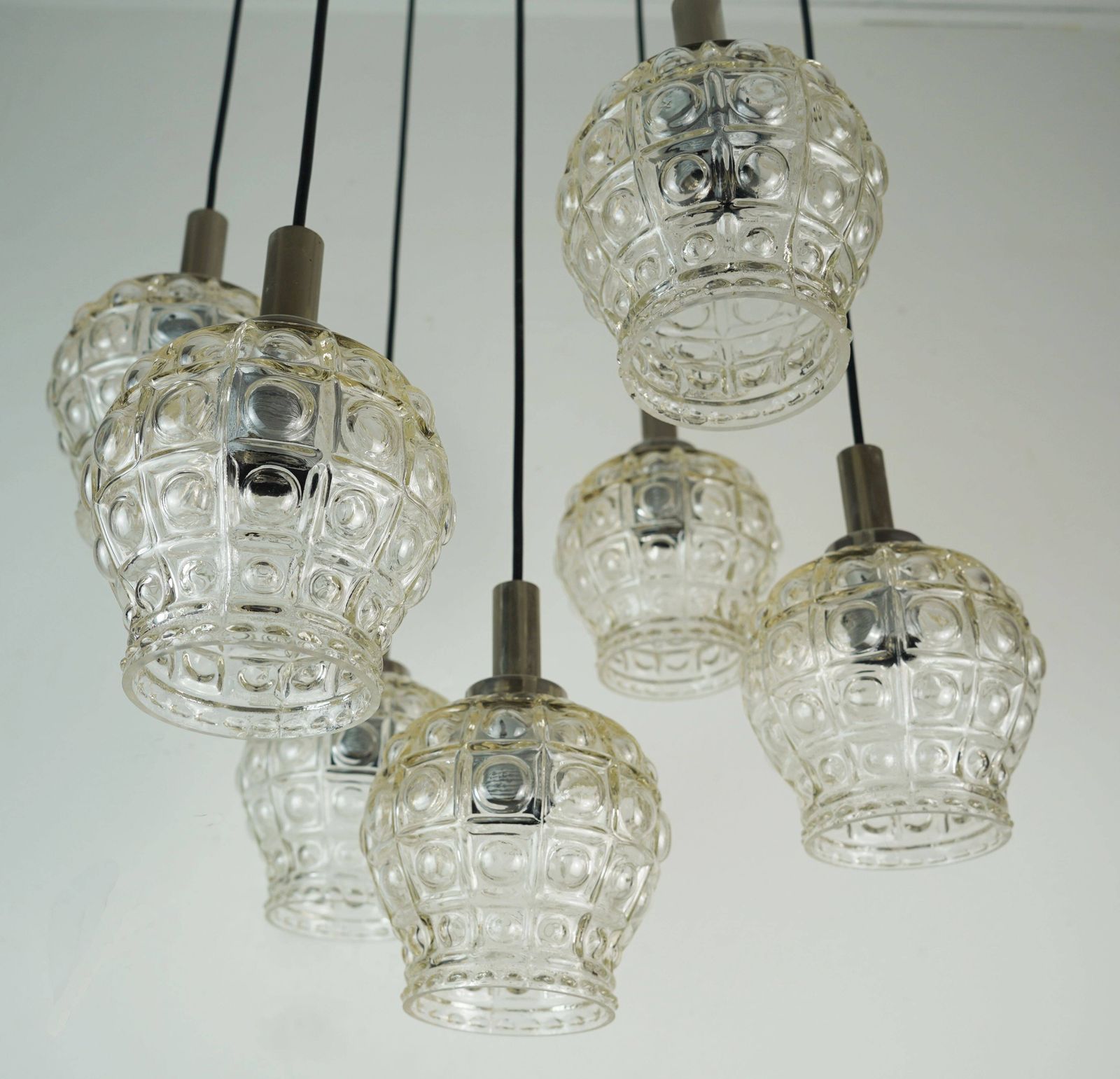 Cascade hanglamp, 7 kappen, bubbeltjesglas en chroom, jaren 1960/70 photo Verlichting