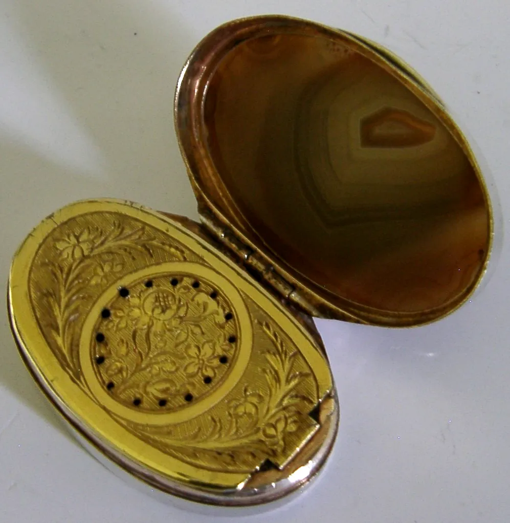 Zeldzame Georgische sterling zilveren agaat vinaigrette doos 1801 antiek photo for sale