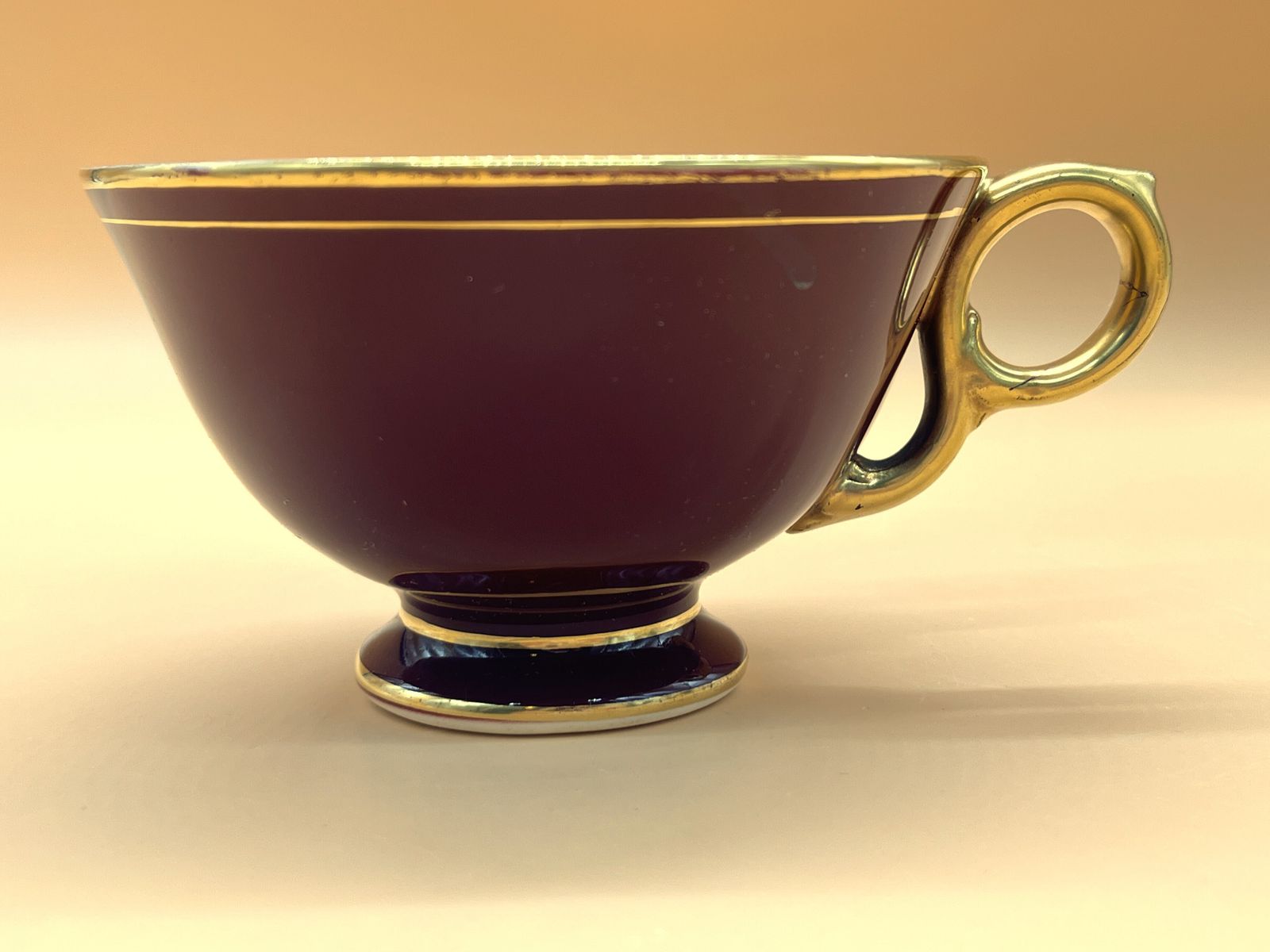 Royal Winton Pottery Hazel Chintz Best Gold Footed Wide Mouth theekop & schotel duo. Ca. jaren 1930. photo 95.0