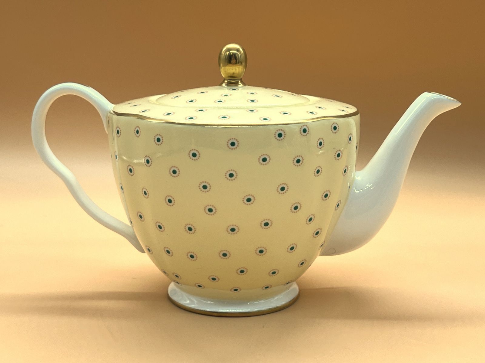 Wedgwood China Harlequin Collection Polka Dot 0.75 Pint Capacity Teapot. photo for sale