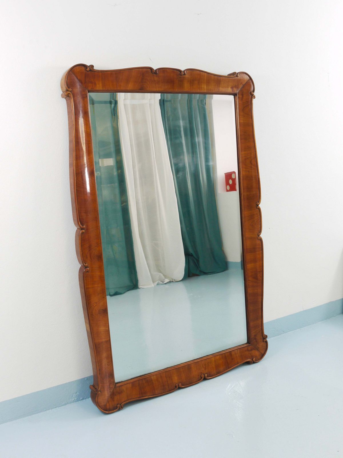 Grote Biedermeier wandspiegel van gesneden en geschulpte kersenhout, Wenen, 1850 - 150 × 99 cm photo 5221.0