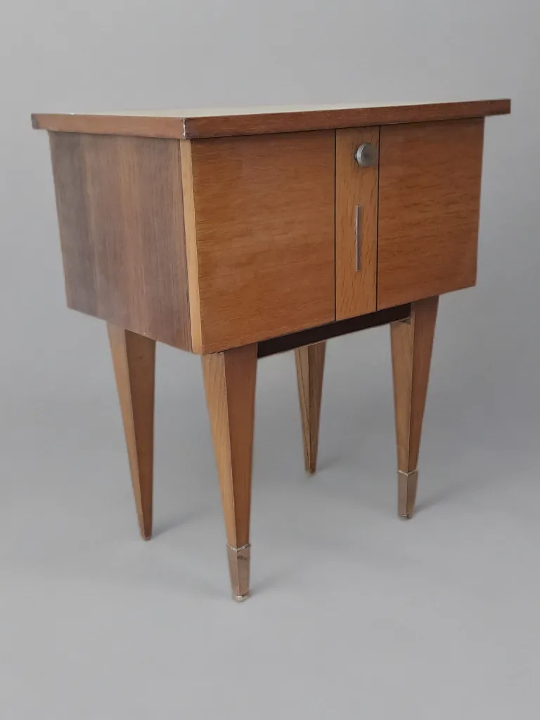 Table de chevet française mid-century, années 1950 photo vinterior
