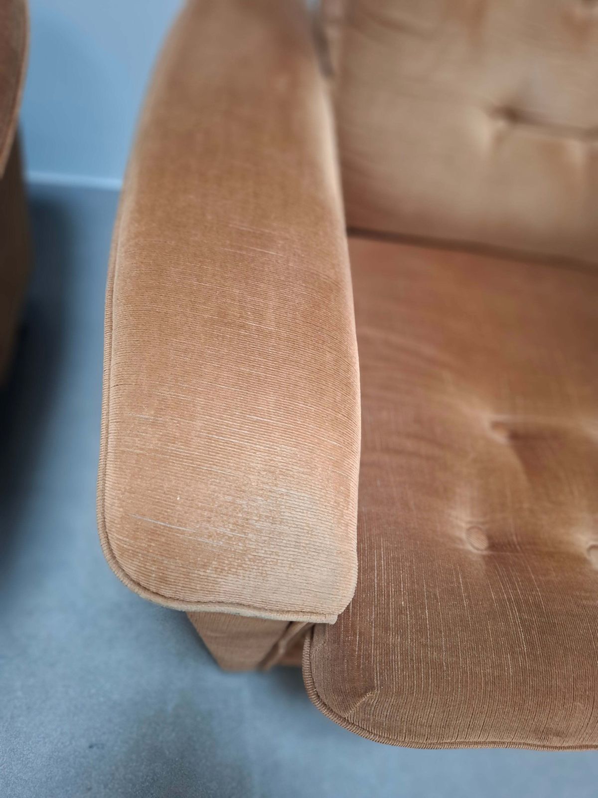 photo buy Paire de fauteuils de salon mid-century modern tchèques à roulettes