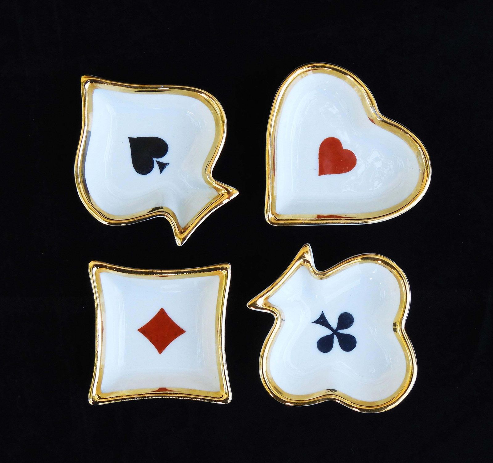Coupelles et cendriers en porcelaine de Limoges, motifs cartes à jouer, vers 1960, lot de 4 photo for sale