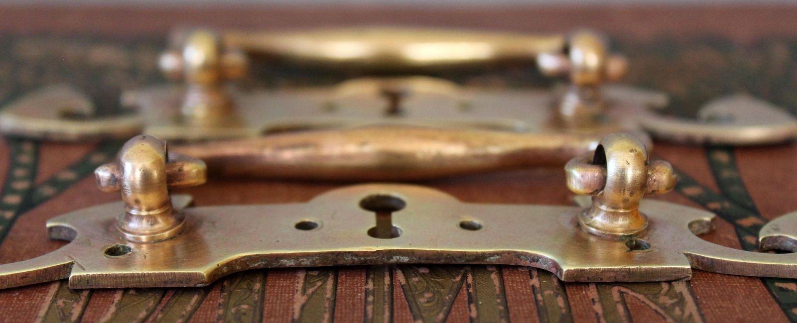 Set Of 2 Art Nouveau, Bauhaus, Jugendstil Heavy Bronze Drawer Pull And Escutcheon Keyhole Cover, Movable Handle, Hardware Furniture photo vintage