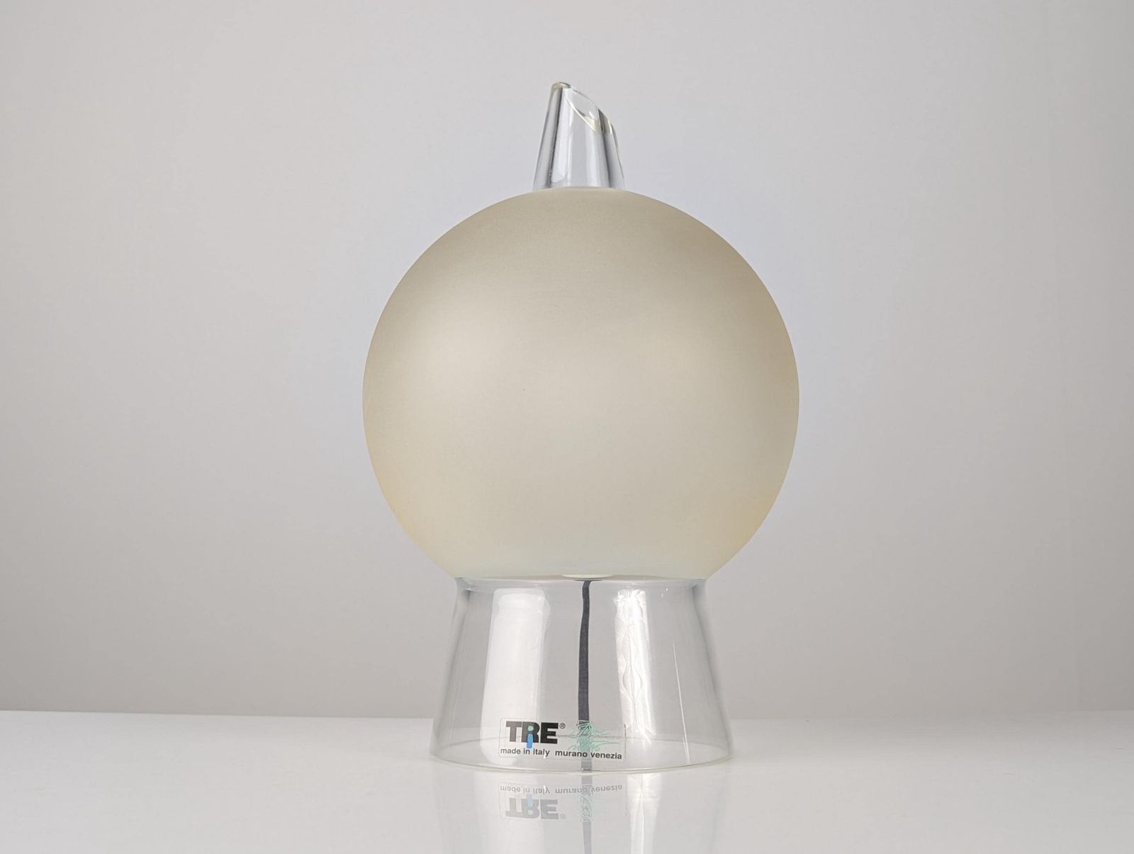 Lampe de table en verre de Murano par Itre, cône géométrique et sphère dépoli, Venise, années 1980