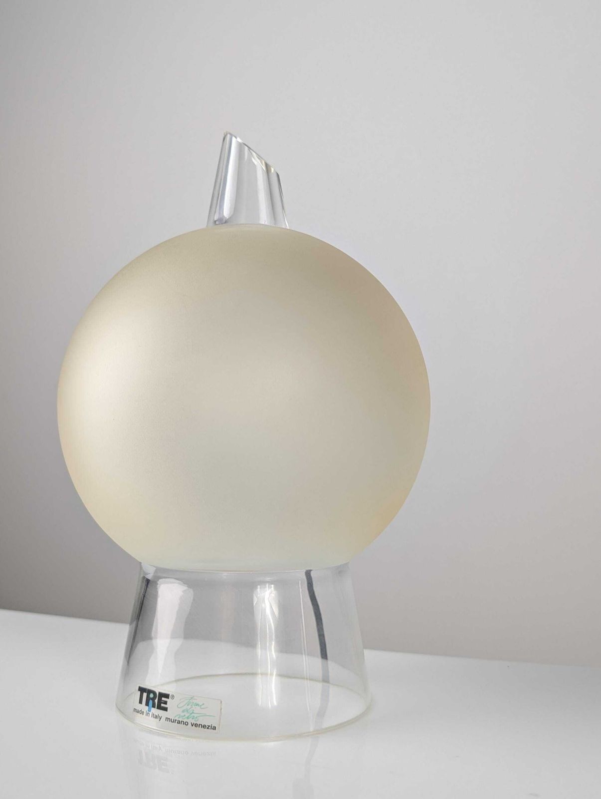 Lampe de table en verre de Murano par Itre, cône géométrique et sphère dépoli, Venise, années 1980 photo 448.0