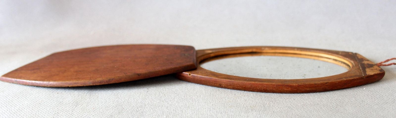 photo furniture Miroir pliant militaire français d'époque en bois, miroir de voyage, miroir de poche, couvercle pivotant, miroir de toilette portable, Poilu, taches sur le miroir.