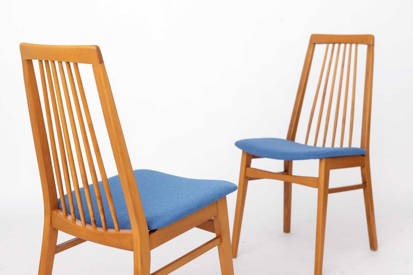 Meubels Set van 6 Duitse eetkamerstoelen, jaren 1960 | Massief beuken mid-century stoelen | Opnieuw bekleed photo